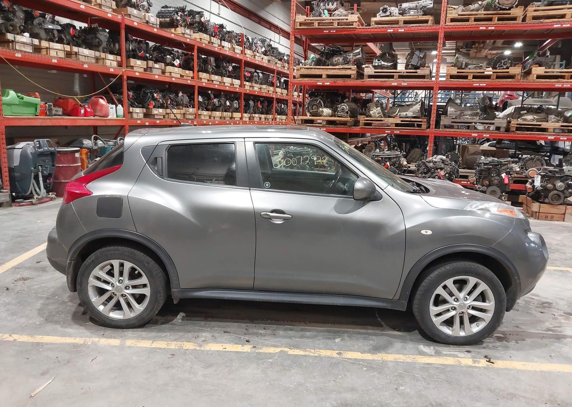 2011 NISSAN JUKE S