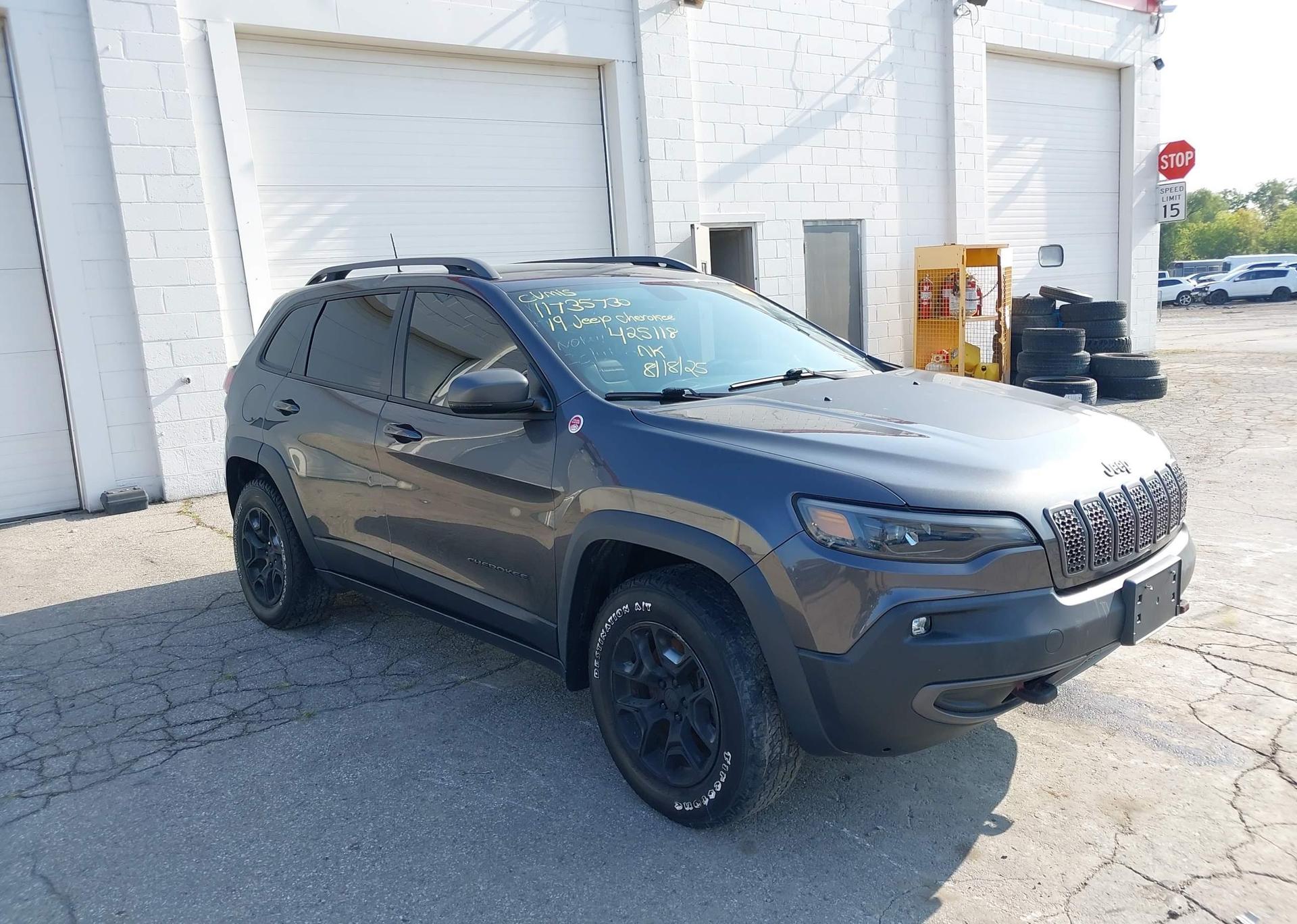 2019 JEEP CHEROKEE TRAILHAWK