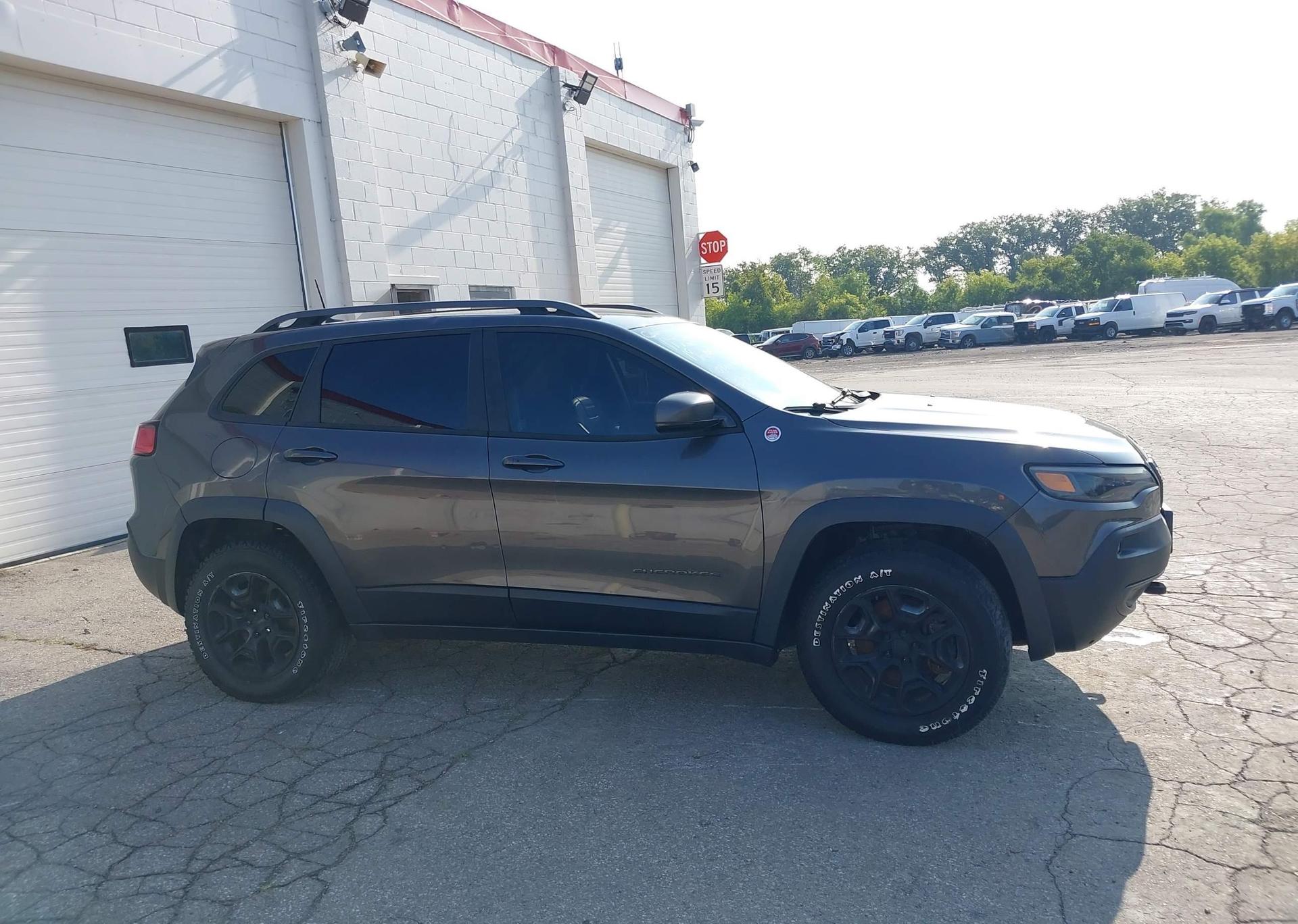 2019 JEEP CHEROKEE TRAILHAWK
