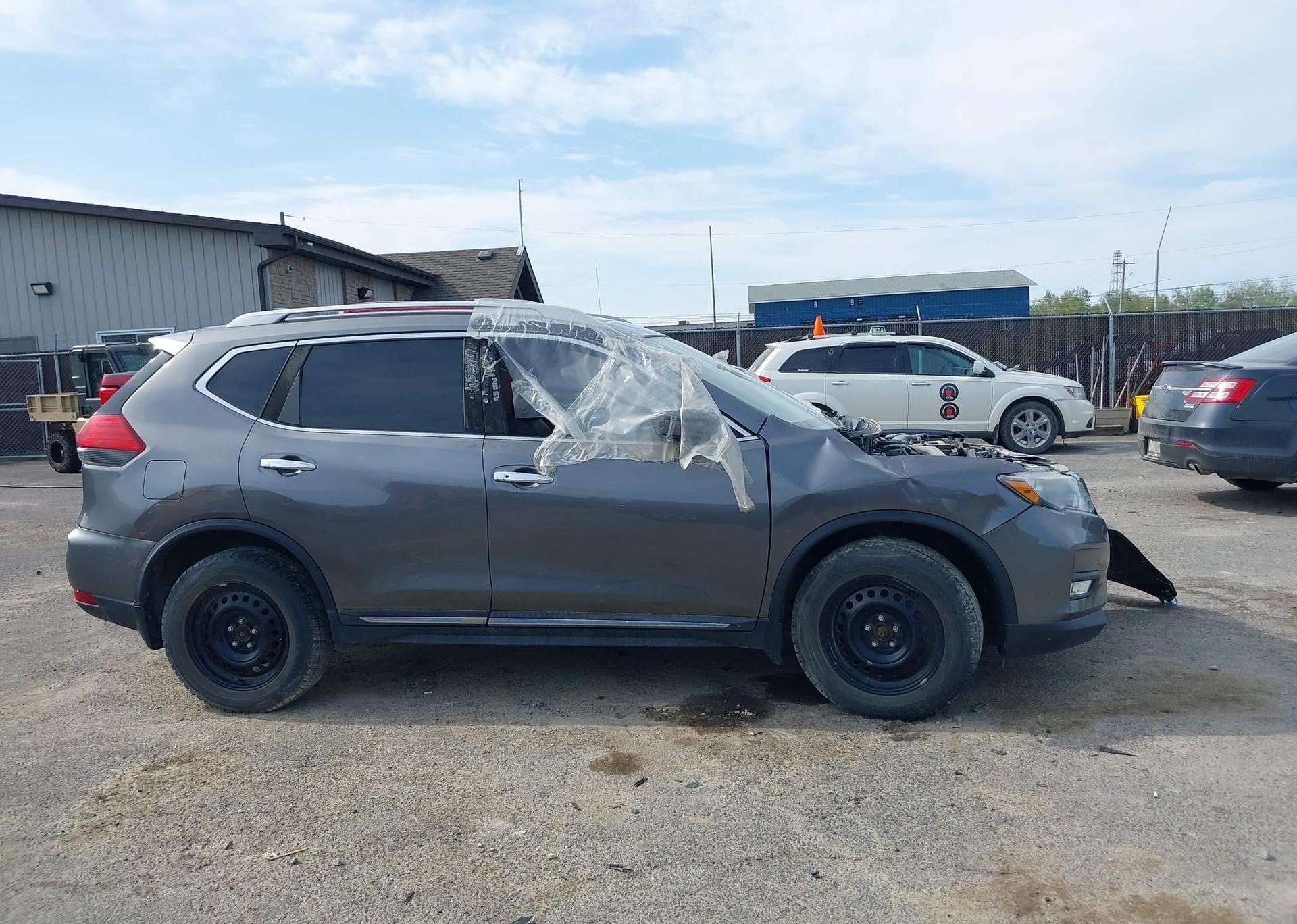 2017 NISSAN ROGUE