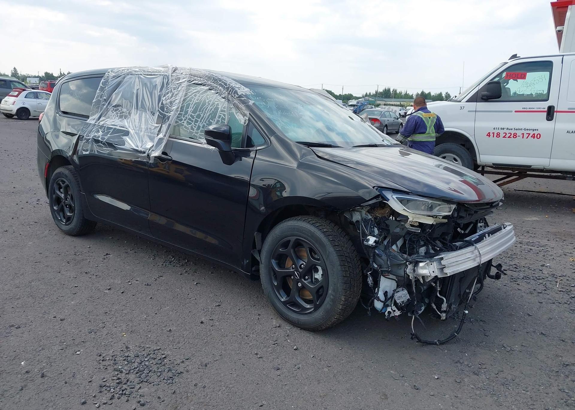 2023 CHRYSLER PACIFICA HYBRID TOURING L