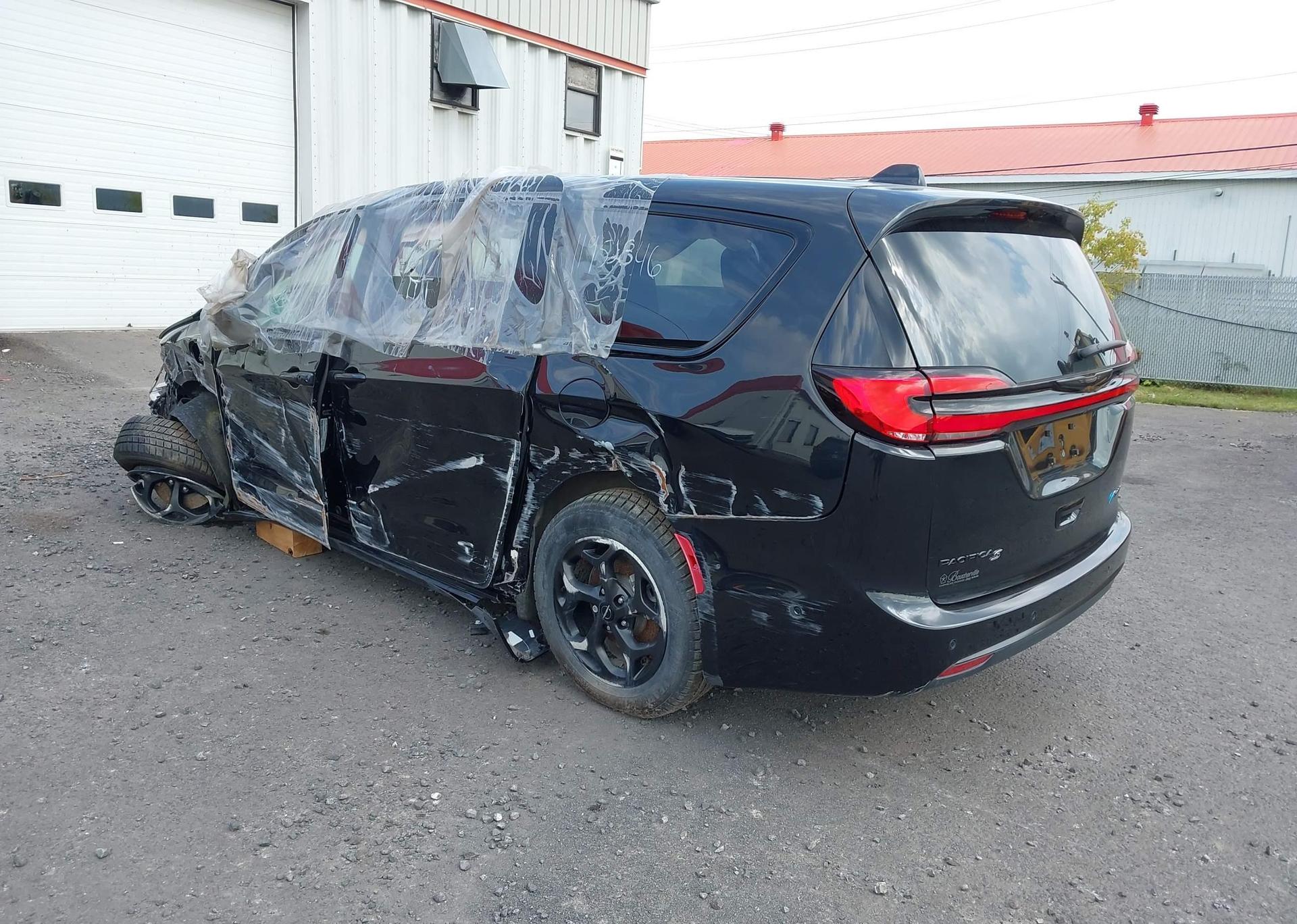 2023 CHRYSLER PACIFICA HYBRID TOURING L