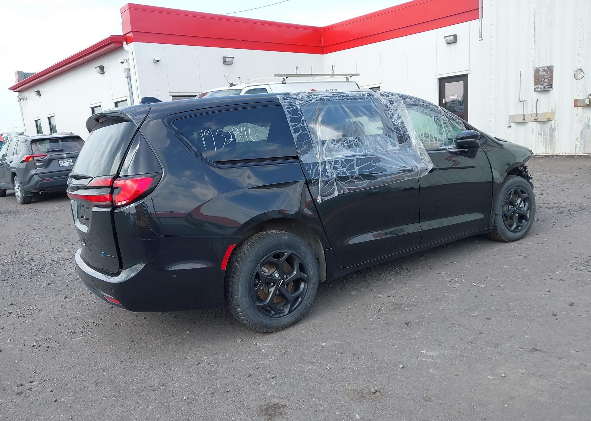 2023 CHRYSLER PACIFICA HYBRID TOURING L