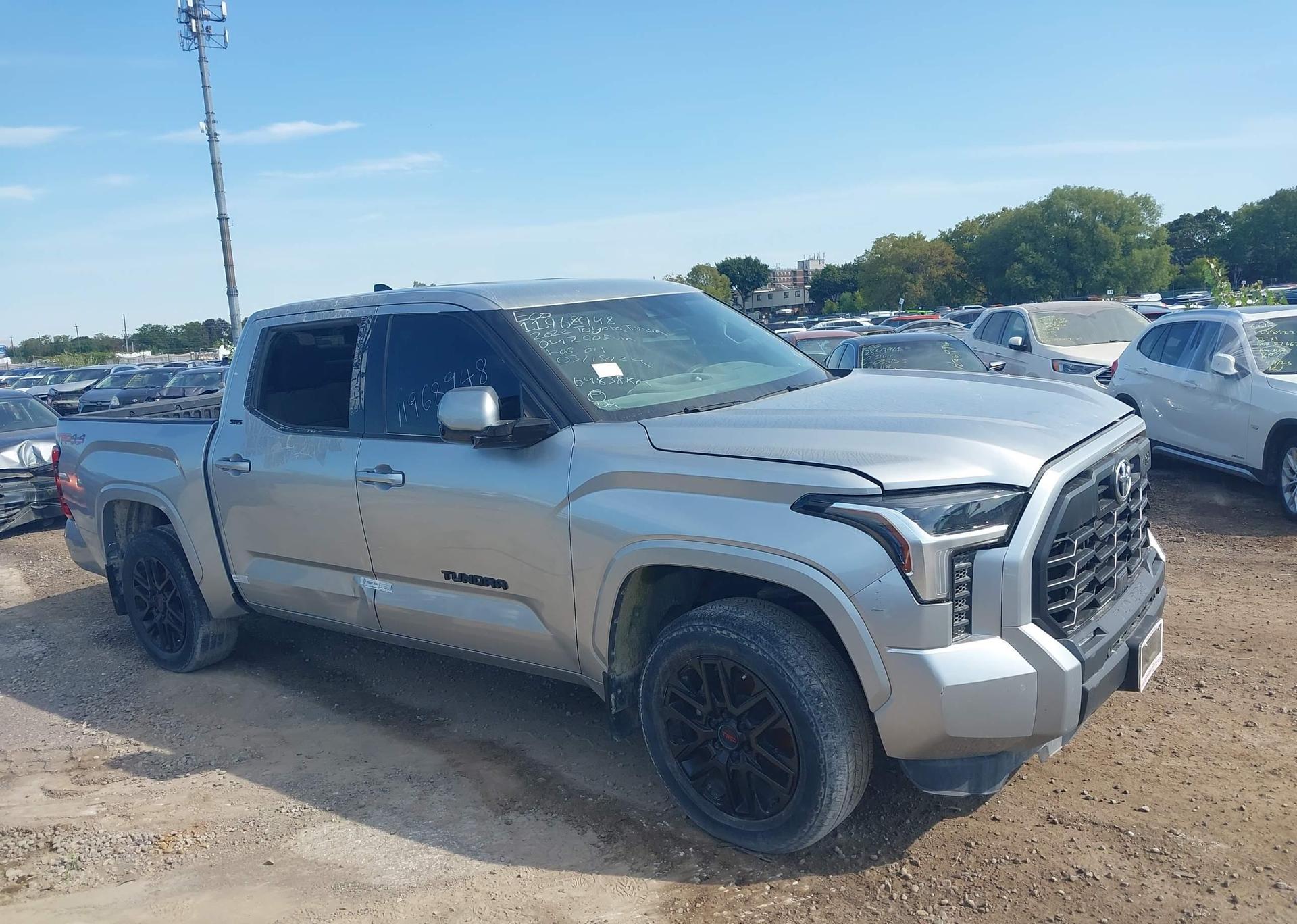 2022 TOYOTA TUNDRA CREWMAX SR