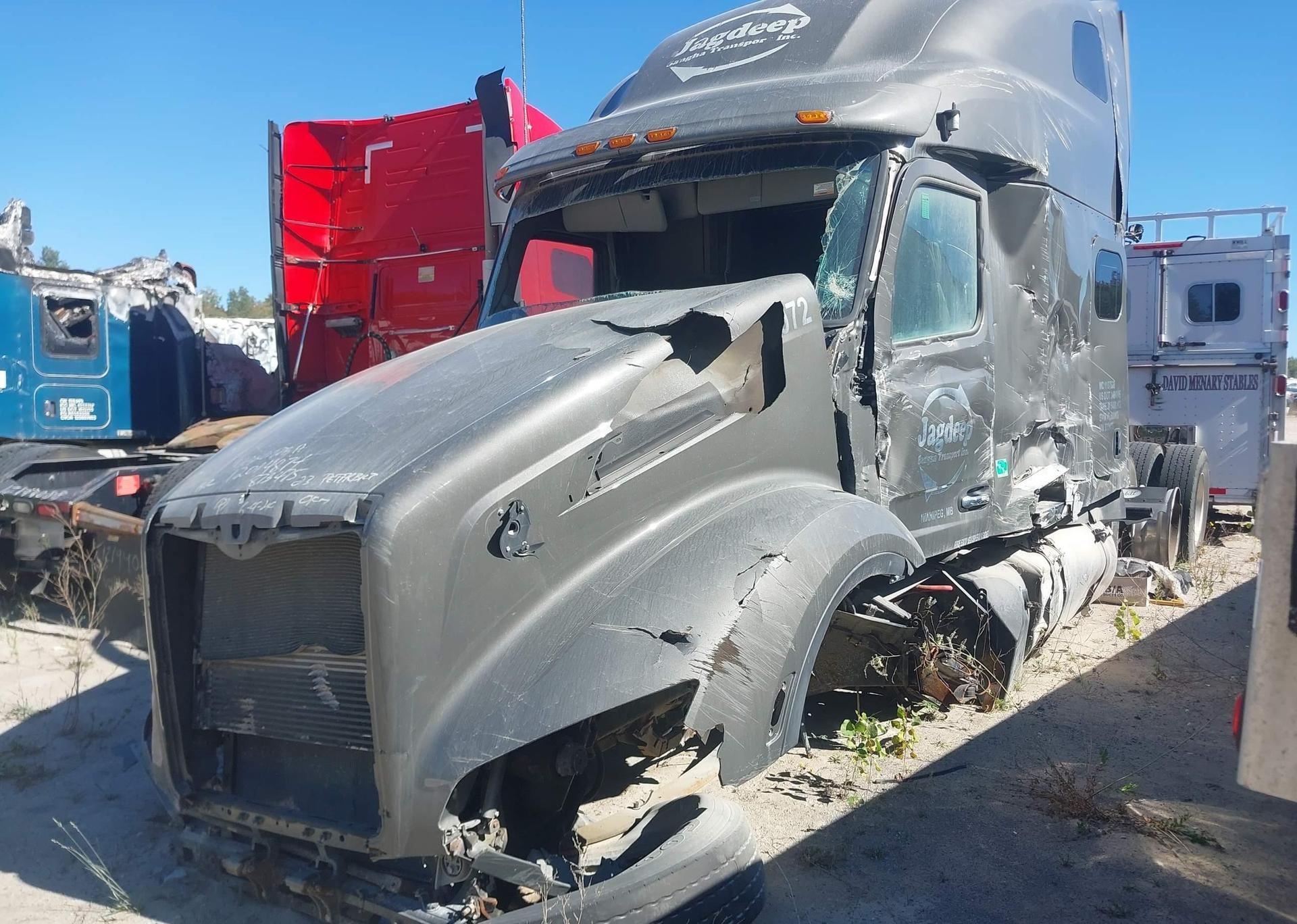 2023 PETERBILT 579