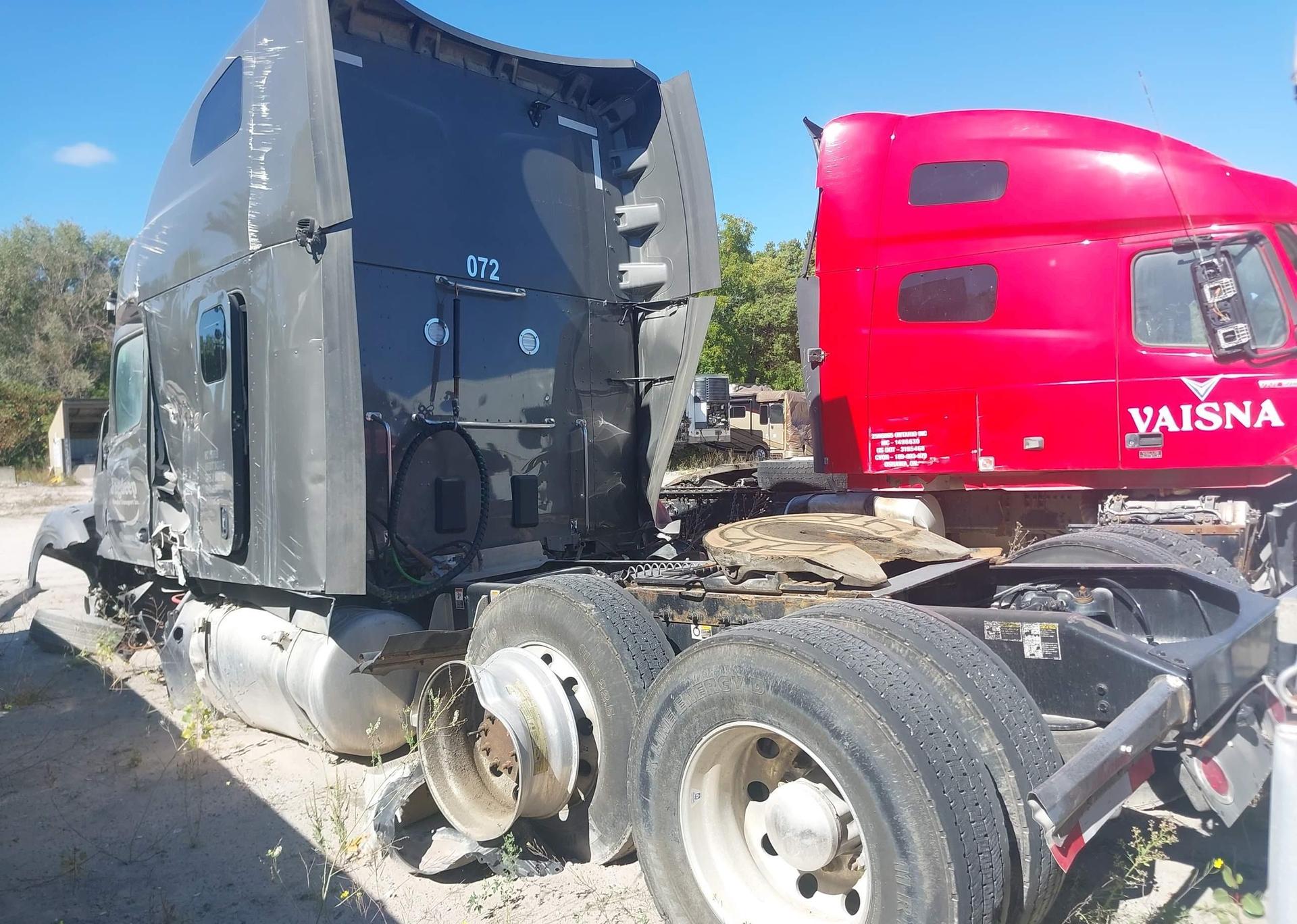 2023 PETERBILT 579