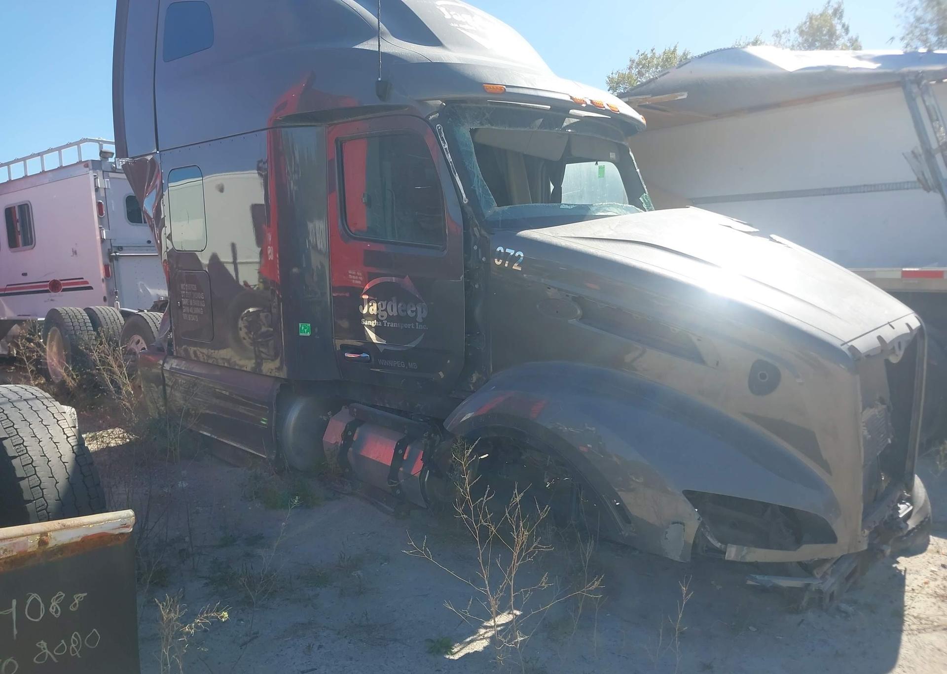 2023 PETERBILT 579