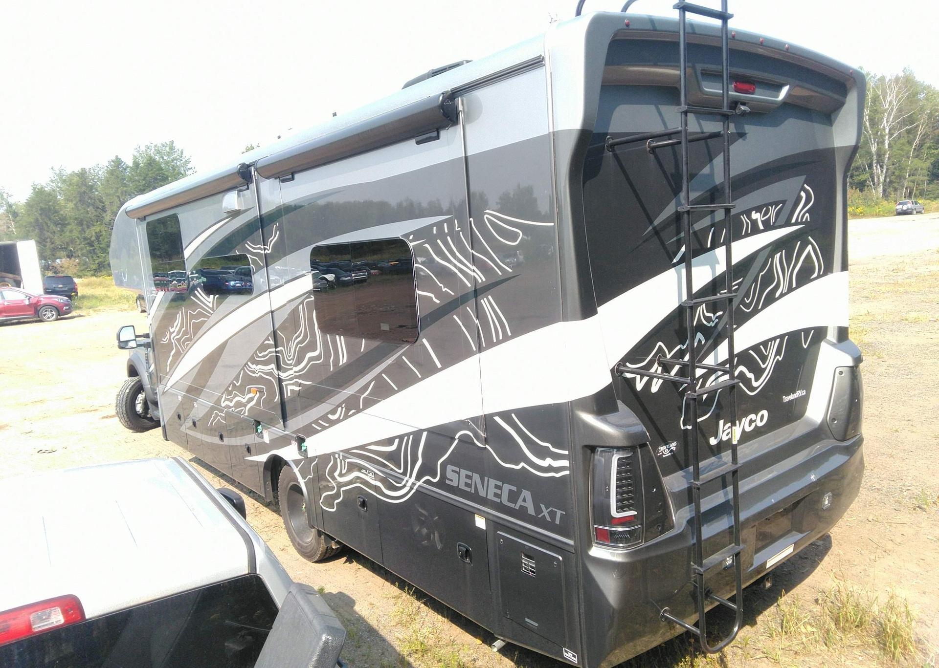 2024 JAYCO SENECA