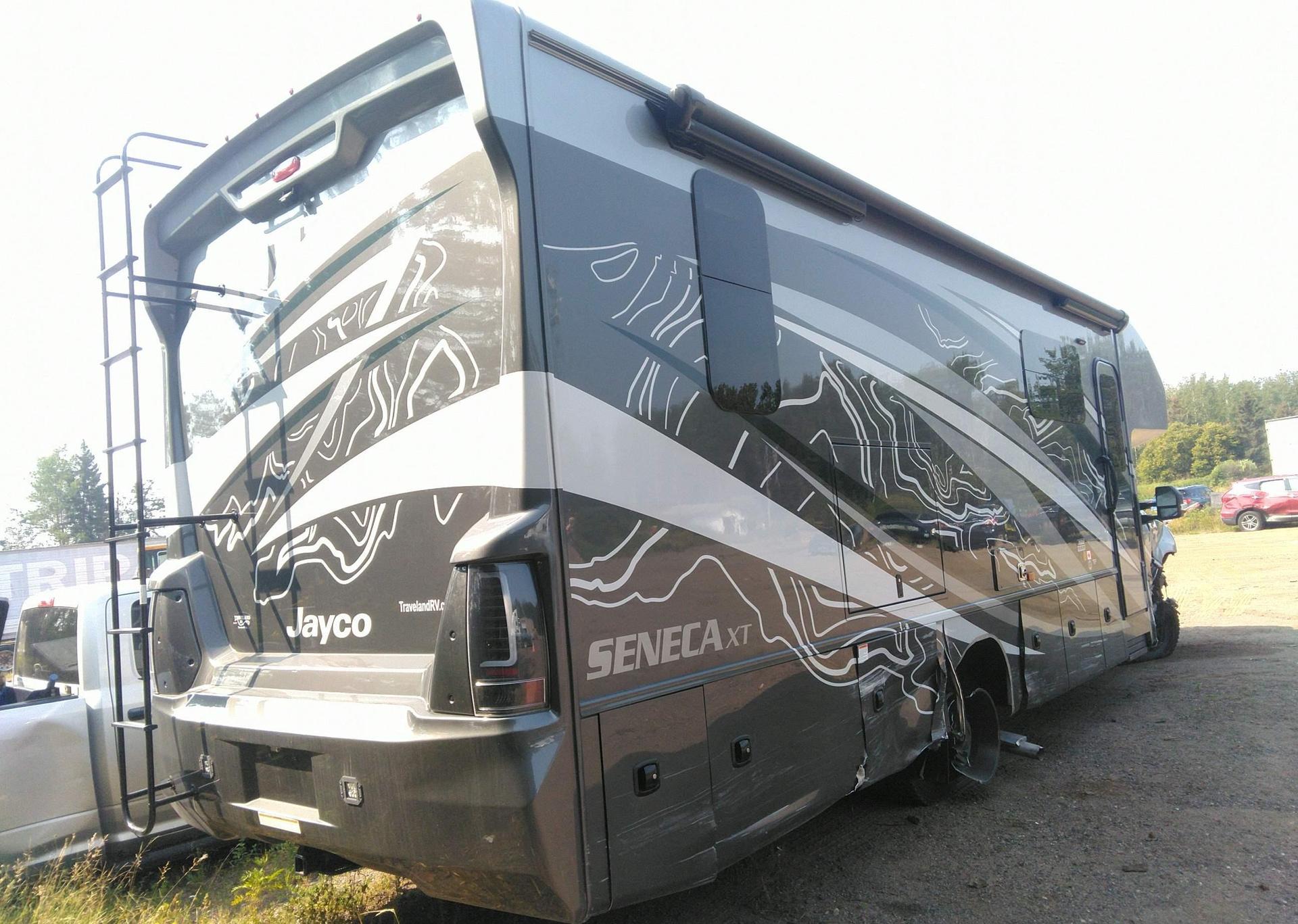 2024 JAYCO SENECA
