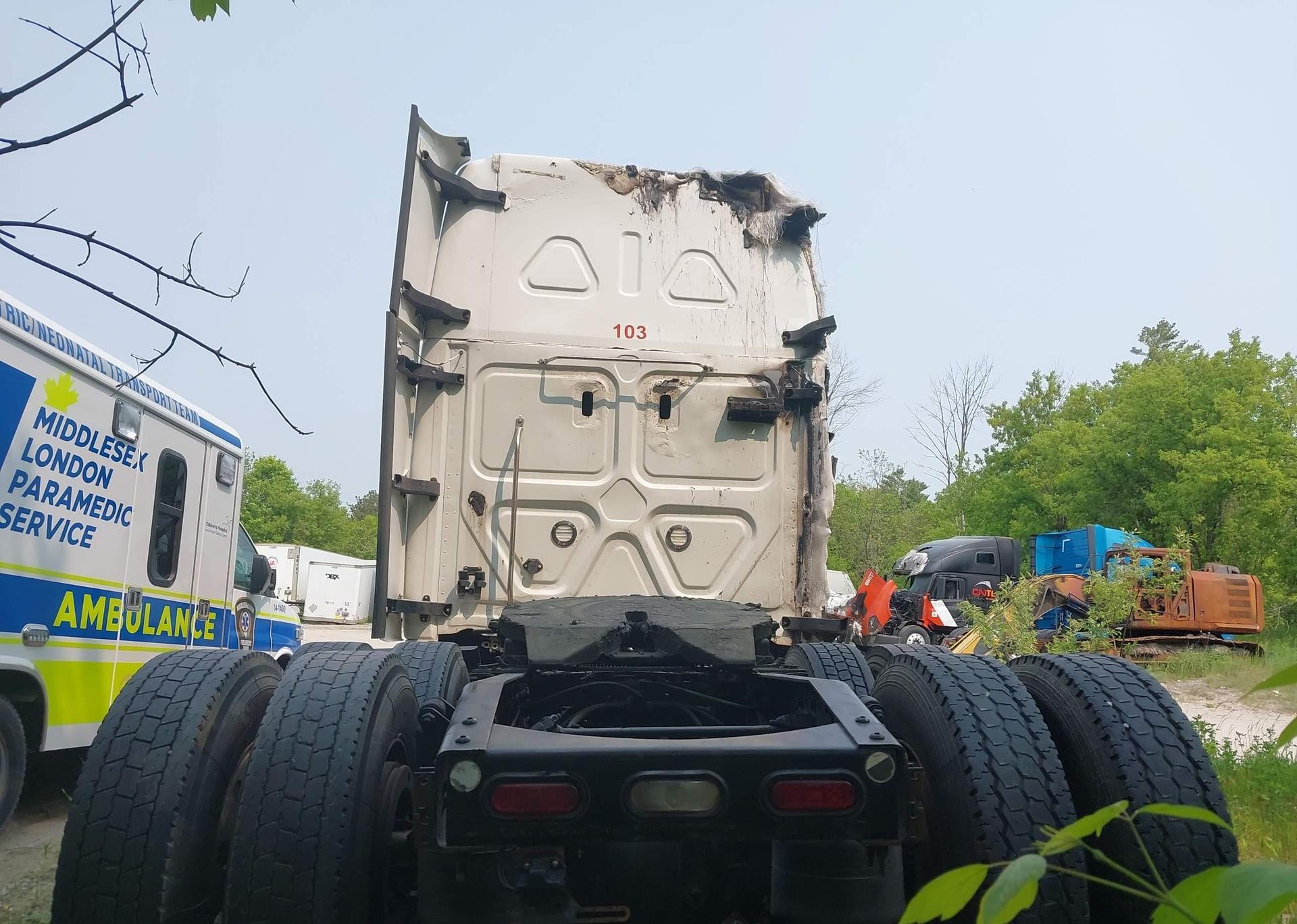 2020 FREIGHTLINER NEW CASCADIA 126