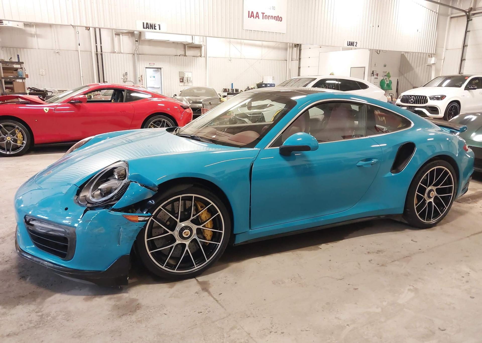 2017 PORSCHE 911