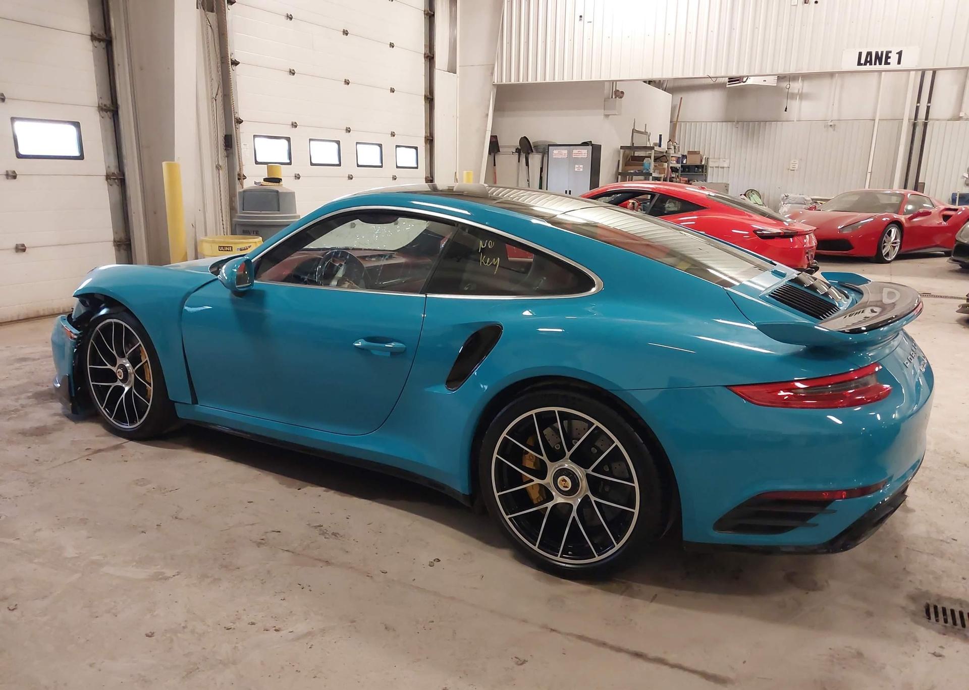 2017 PORSCHE 911