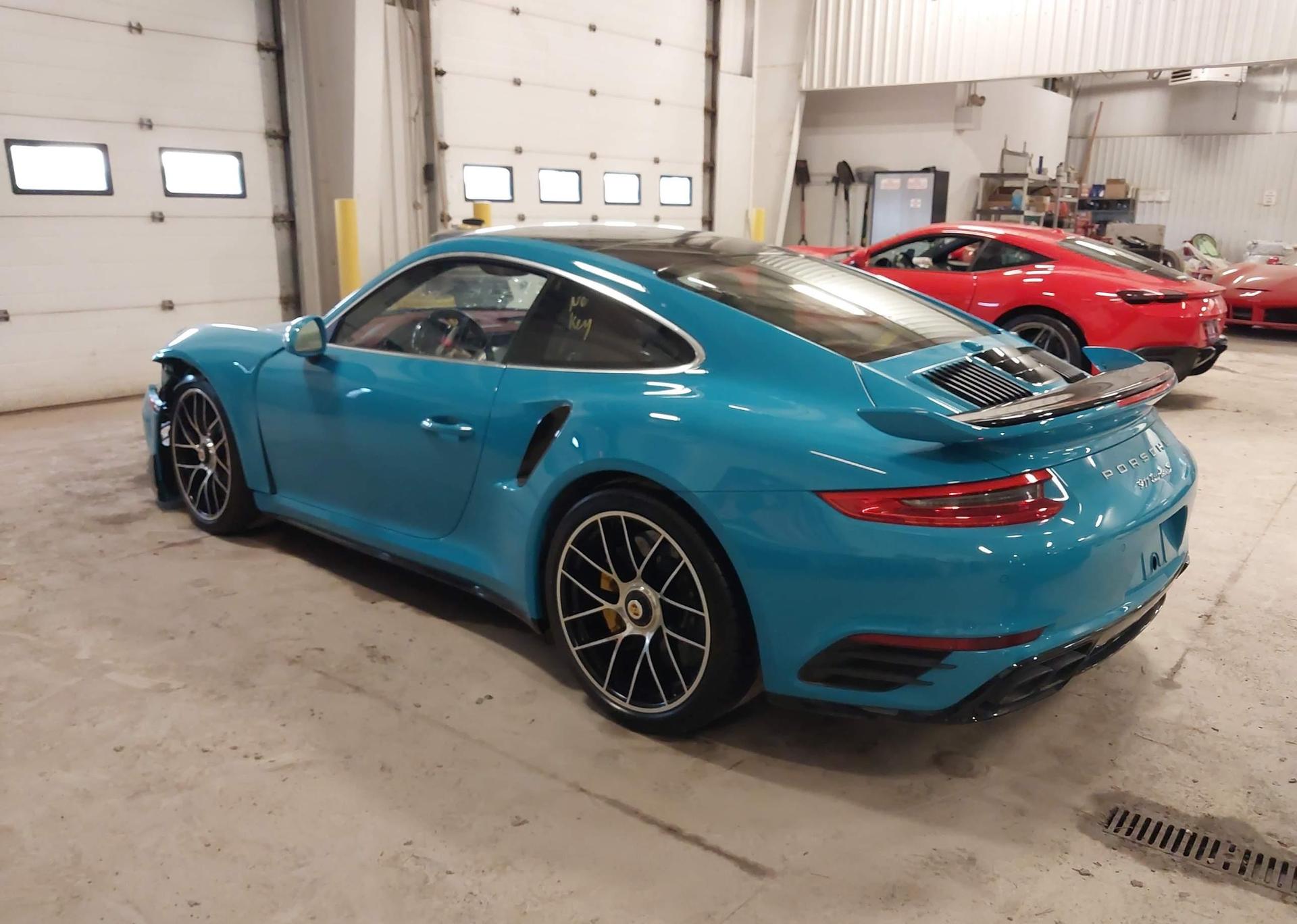 2017 PORSCHE 911