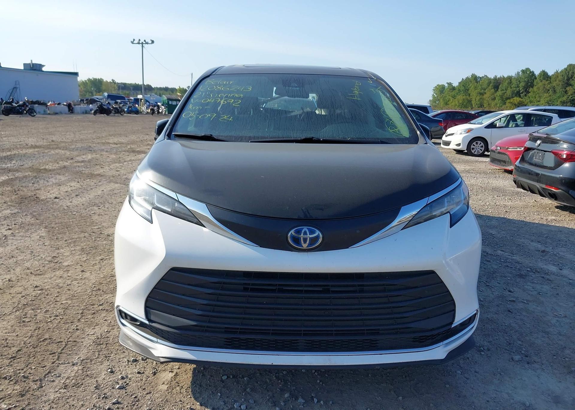 2021 TOYOTA SIENNA XLE 8-PASSENGER