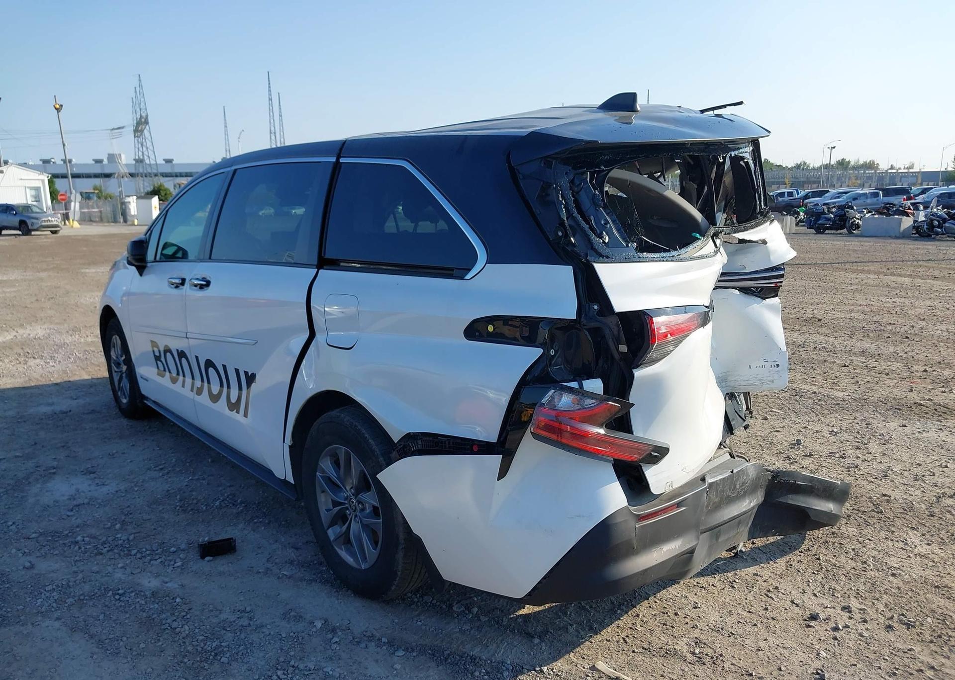 2021 TOYOTA SIENNA XLE 8-PASSENGER