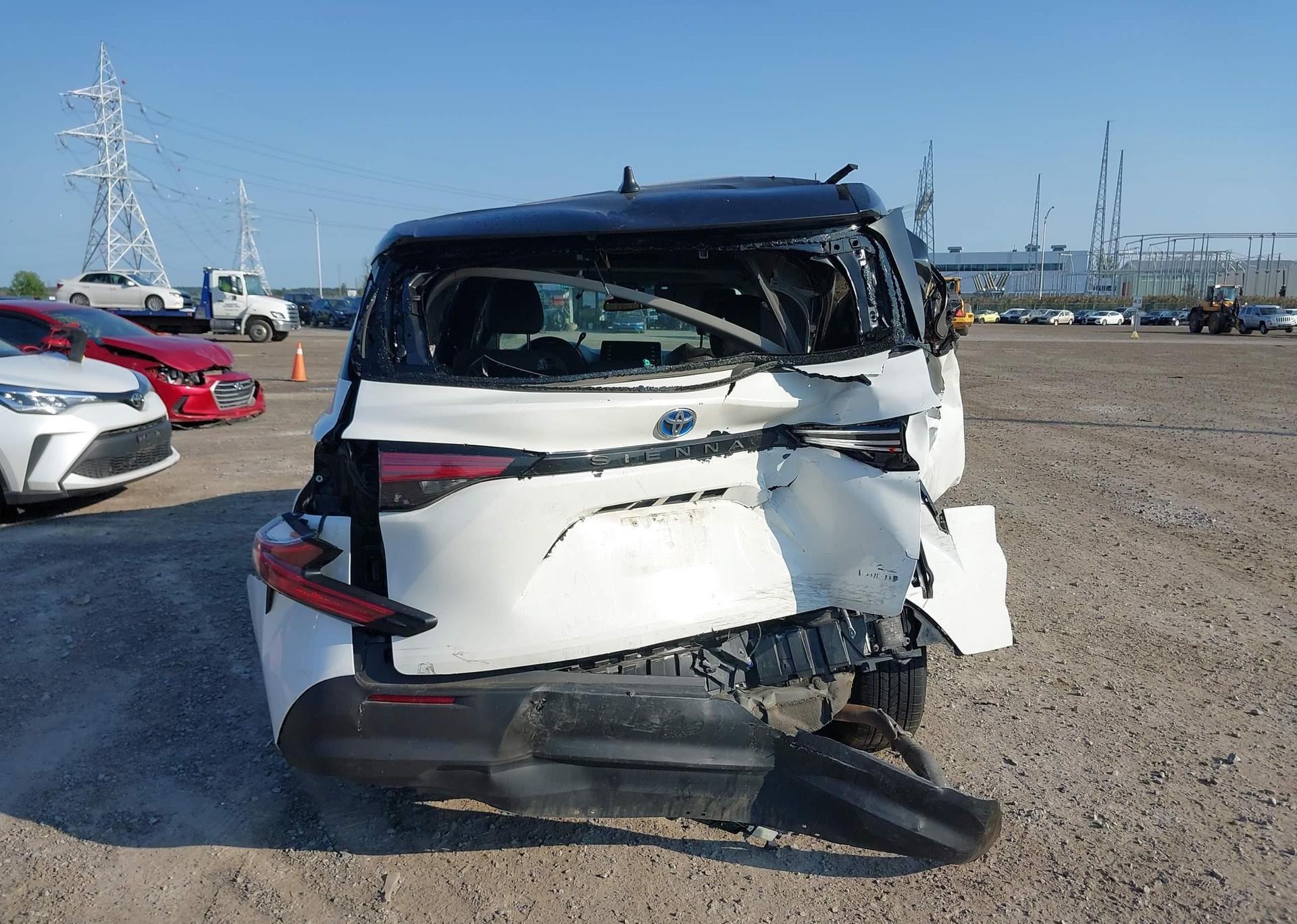 2021 TOYOTA SIENNA XLE 8-PASSENGER