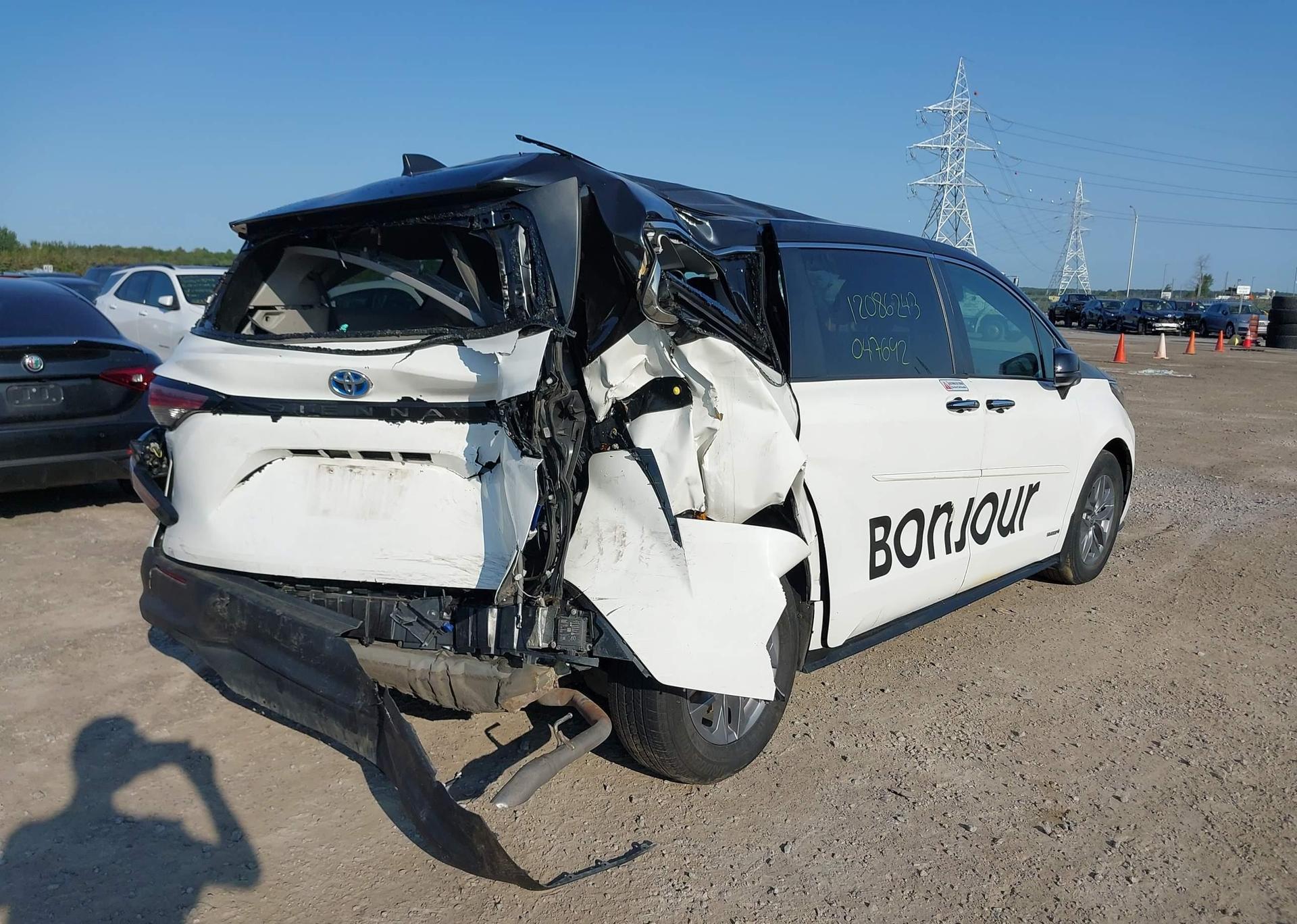 2021 TOYOTA SIENNA XLE 8-PASSENGER