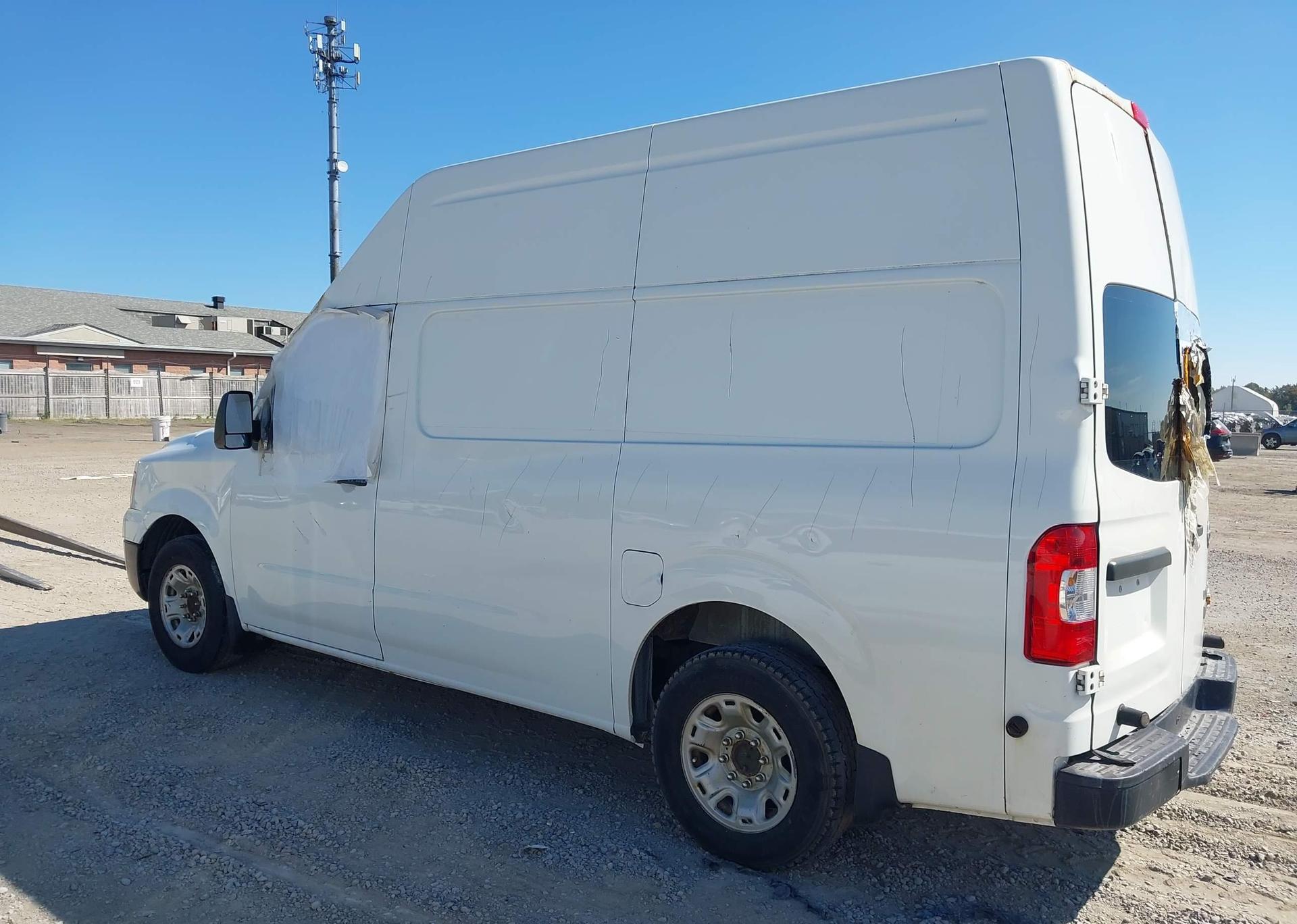 2013 NISSAN NV