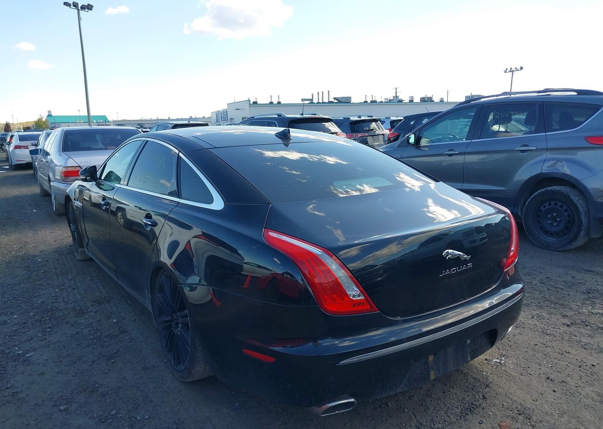 2015 JAGUAR XJ