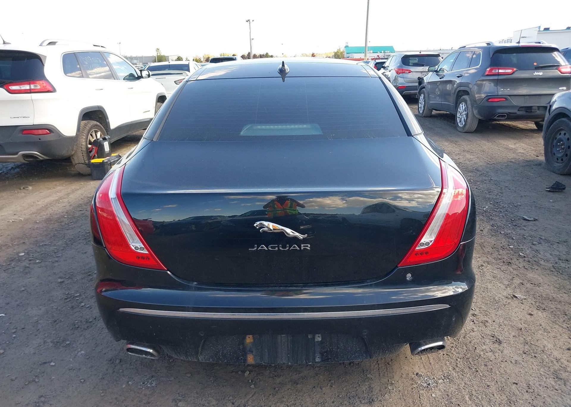2015 JAGUAR XJ