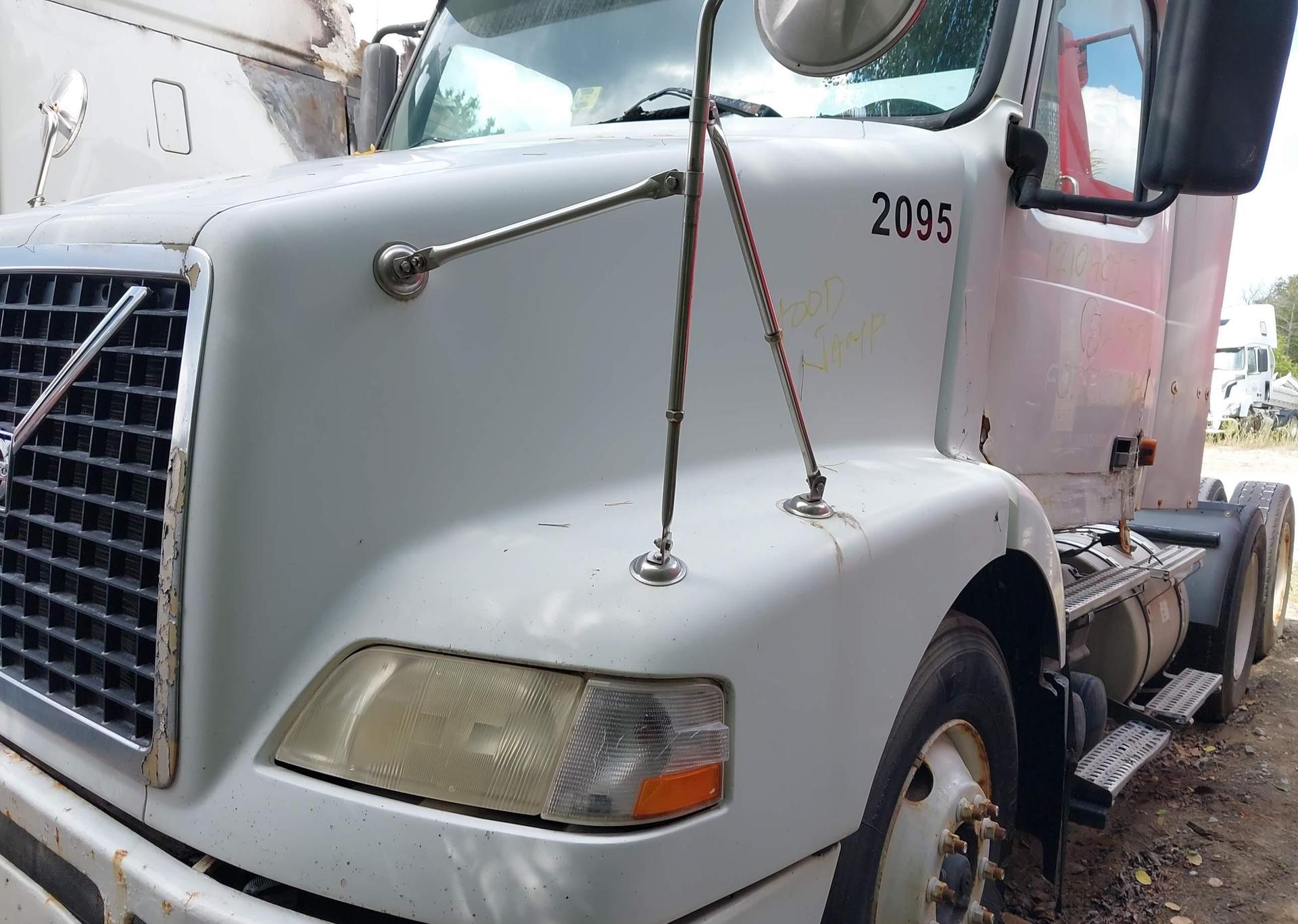 2007 VOLVO VN VNM
