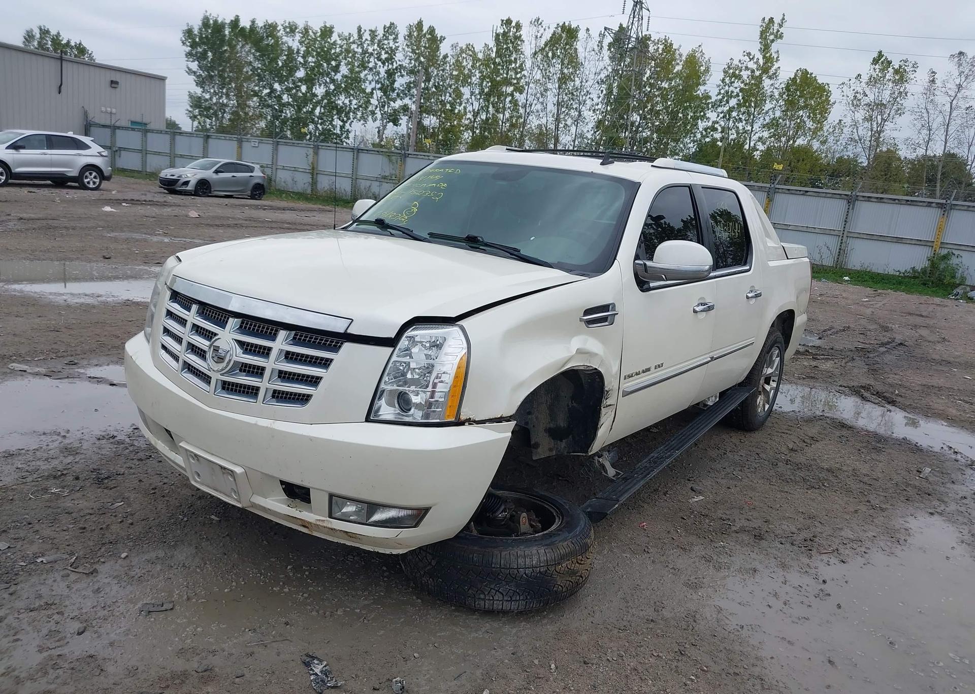 2010 CADILLAC ESCALADE EXT