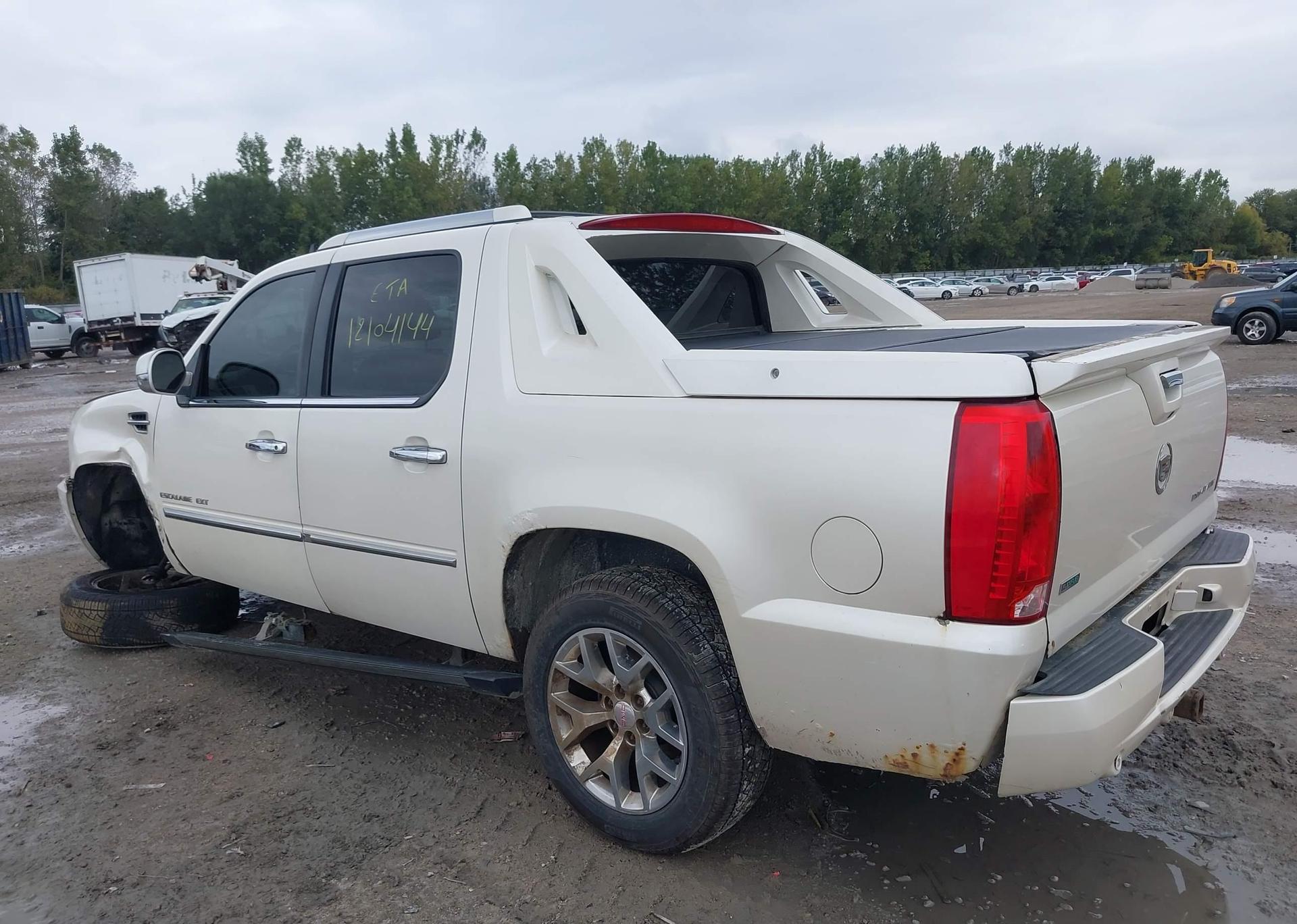 2010 CADILLAC ESCALADE EXT