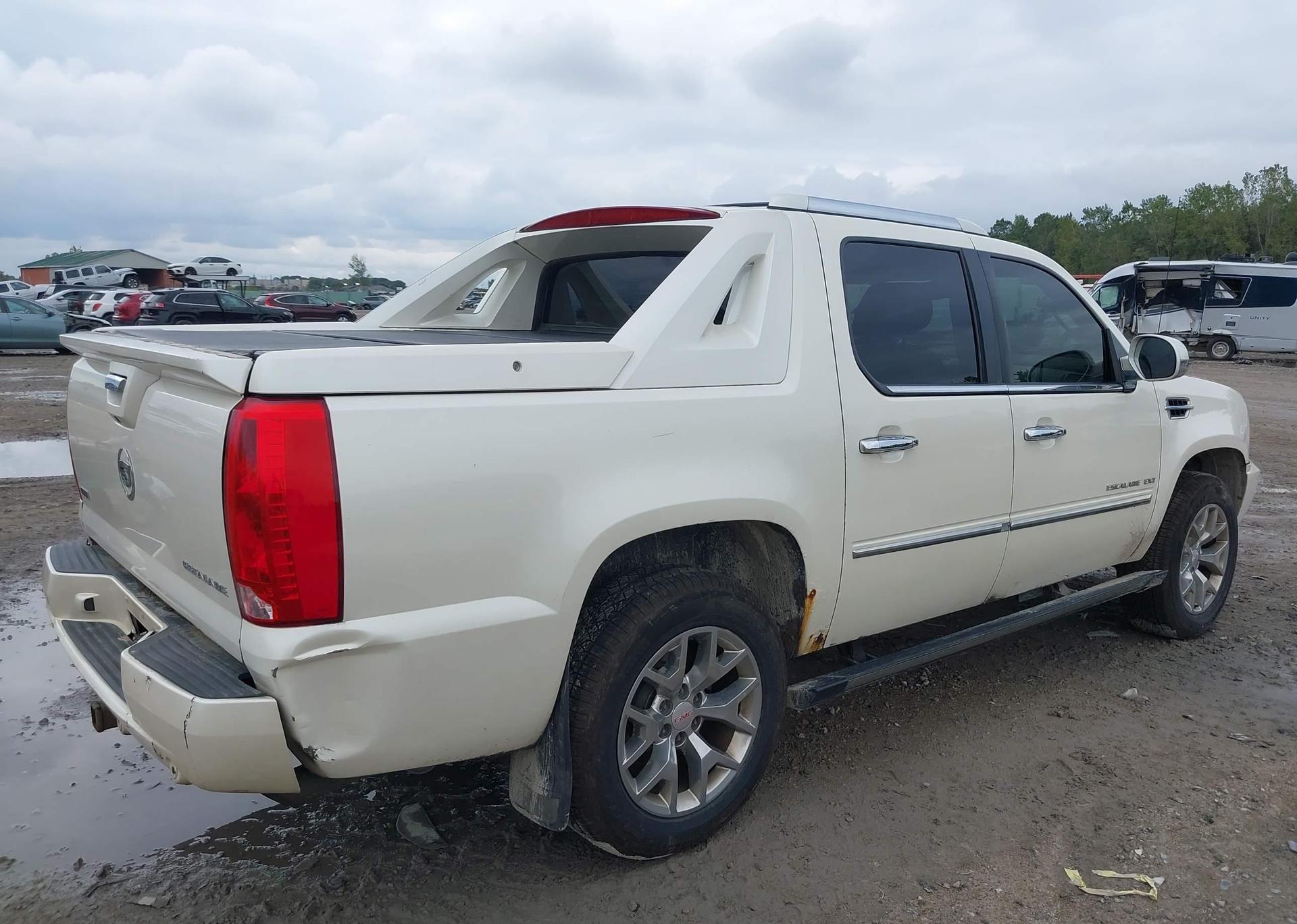 2010 CADILLAC ESCALADE EXT