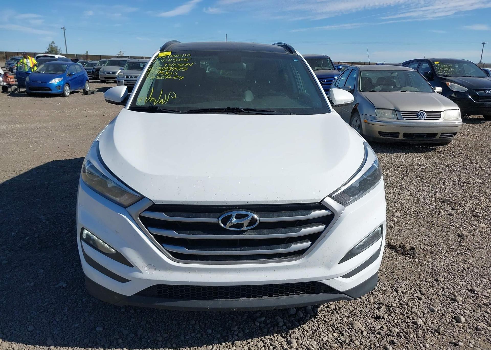 2017 HYUNDAI TUCSON SE