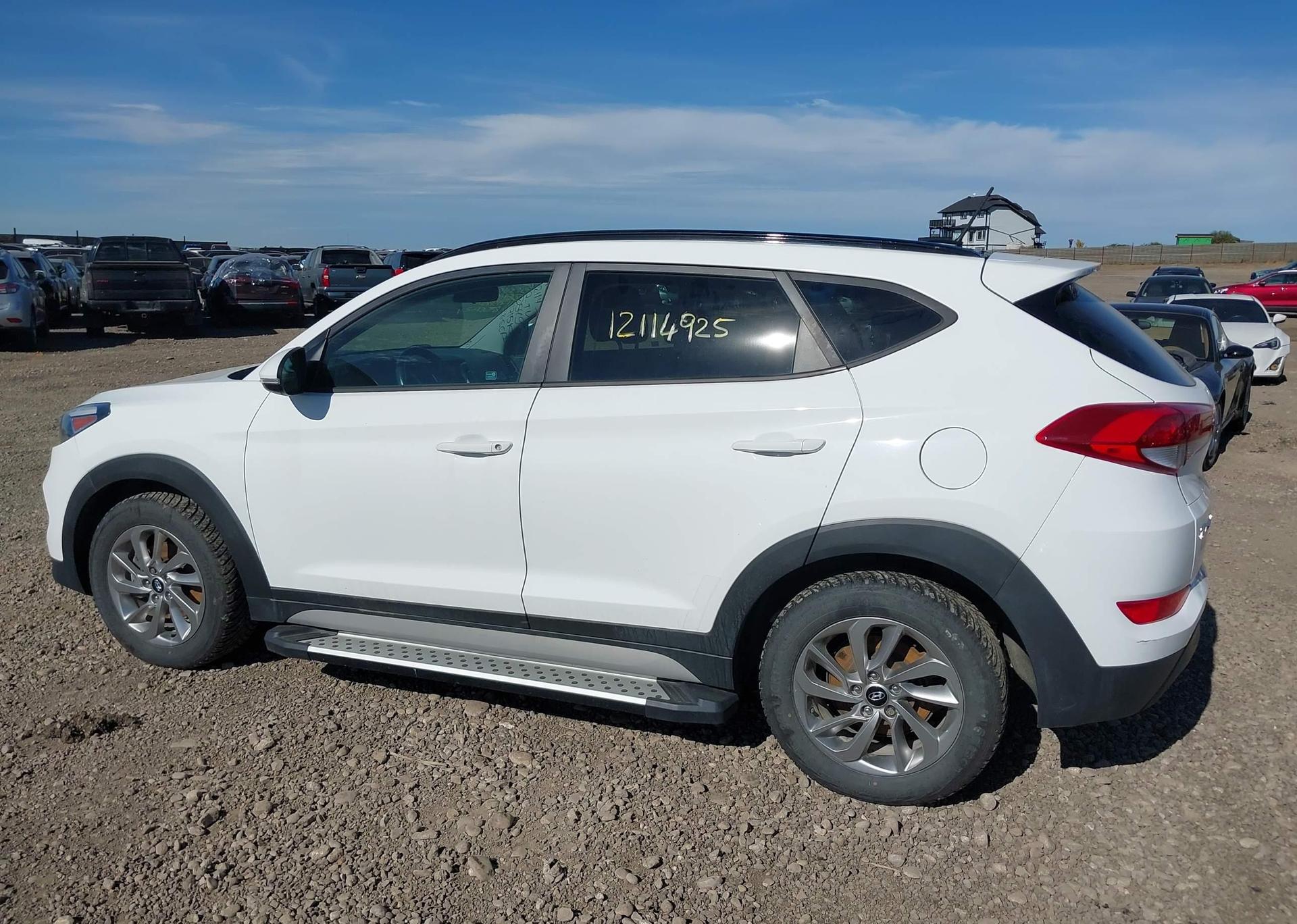 2017 HYUNDAI TUCSON SE