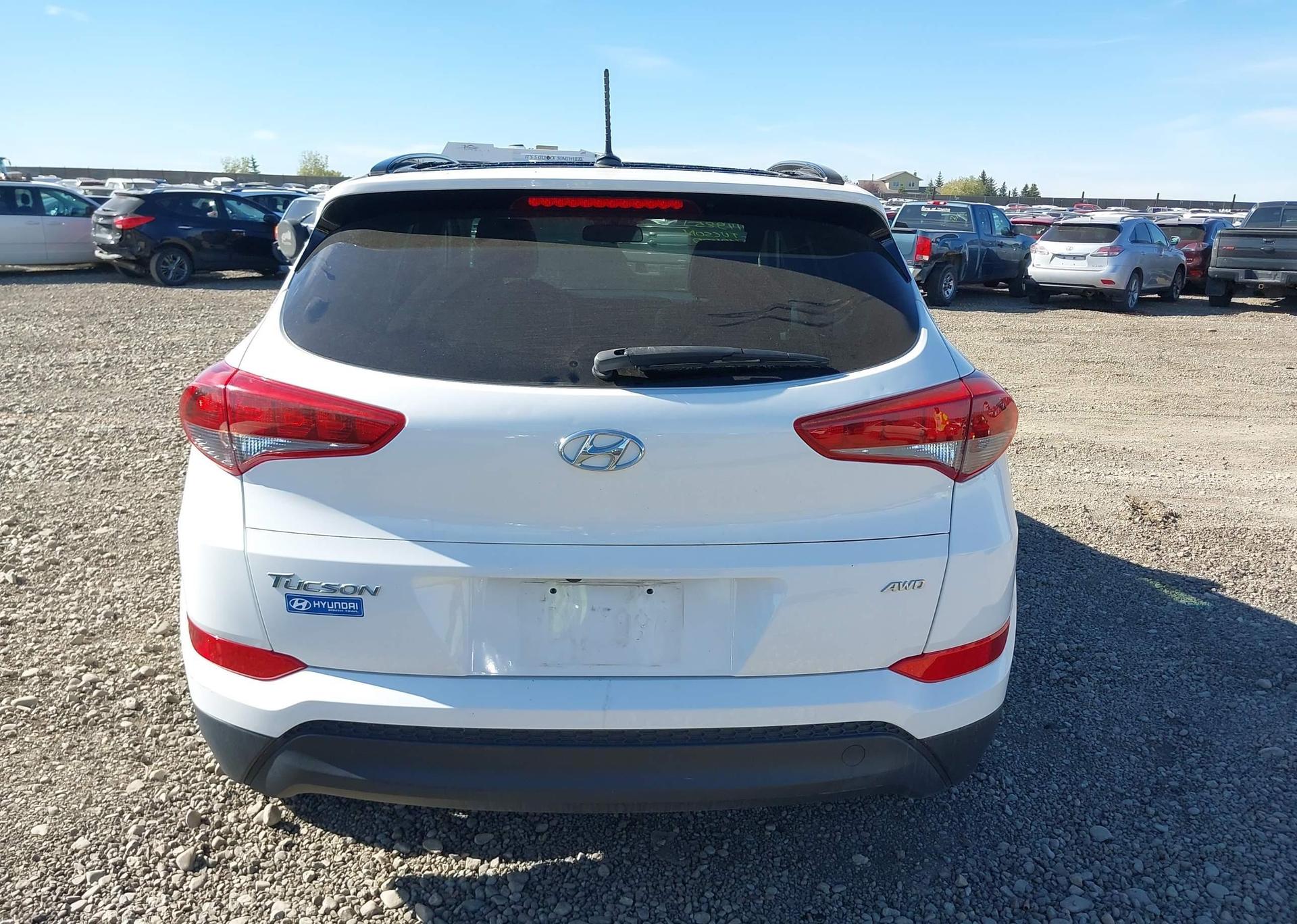 2017 HYUNDAI TUCSON SE