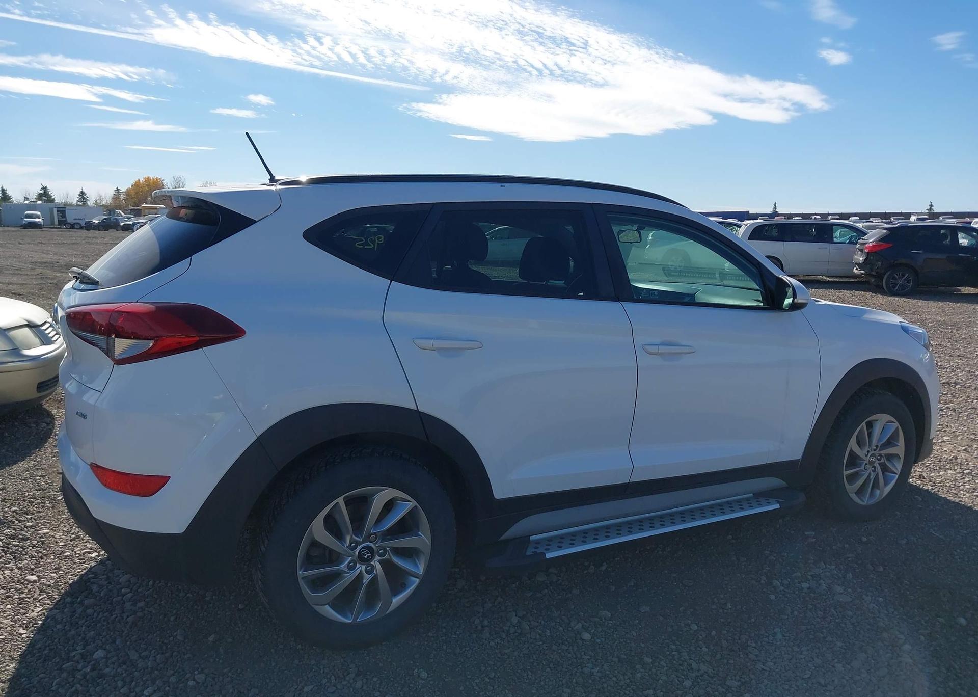 2017 HYUNDAI TUCSON SE