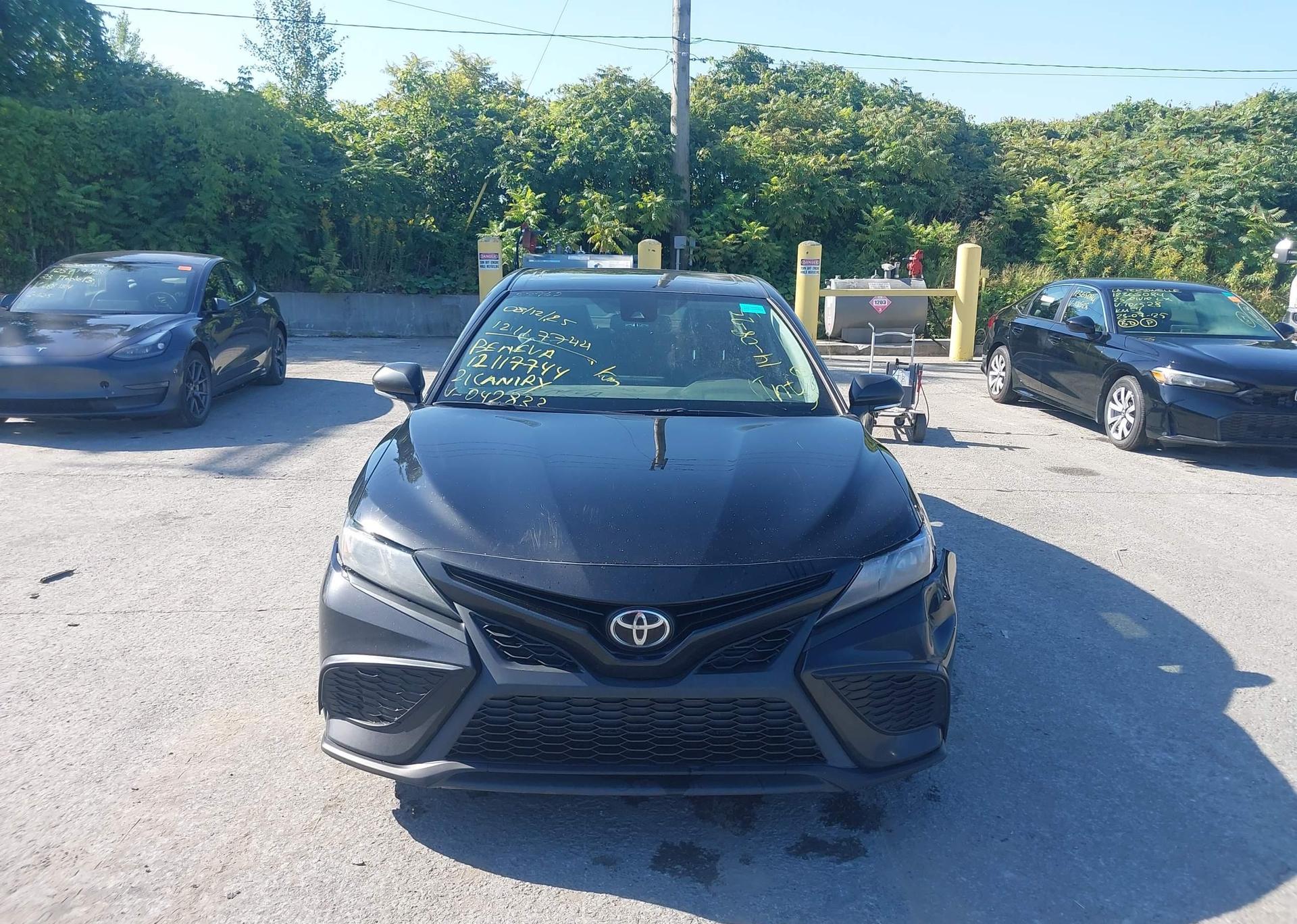 2021 TOYOTA CAMRY SE