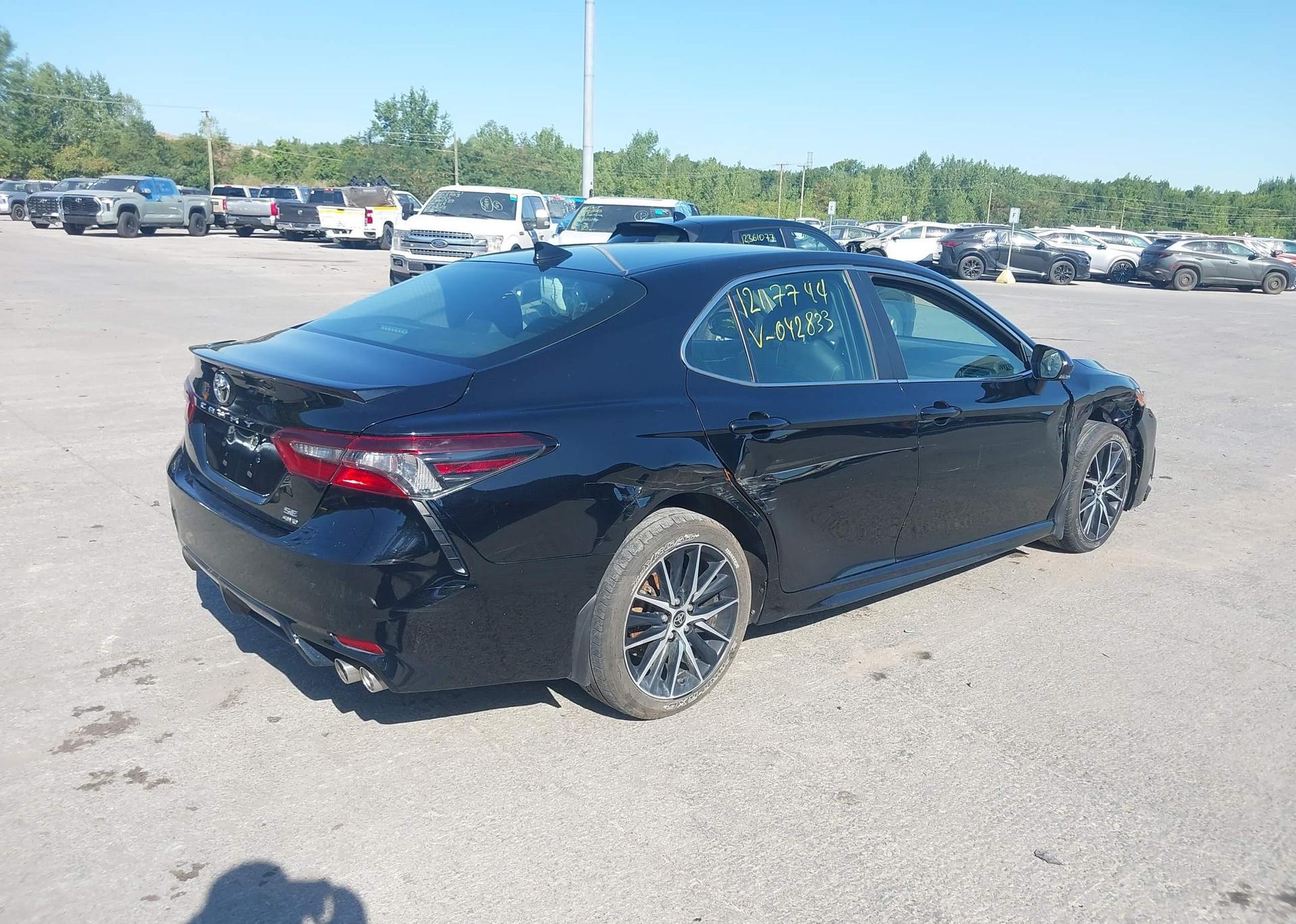 2021 TOYOTA CAMRY SE
