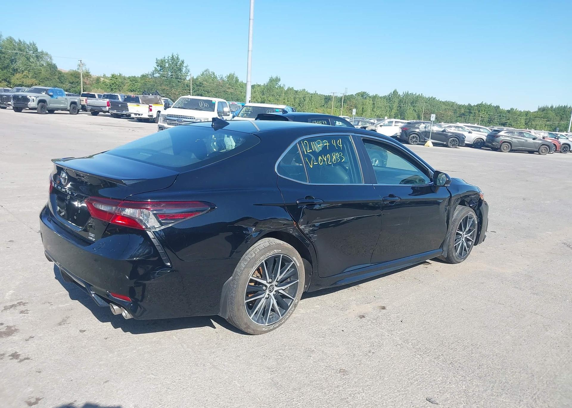2021 TOYOTA CAMRY SE