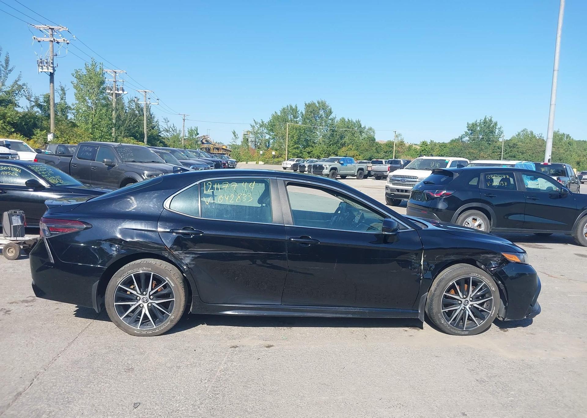 2021 TOYOTA CAMRY SE
