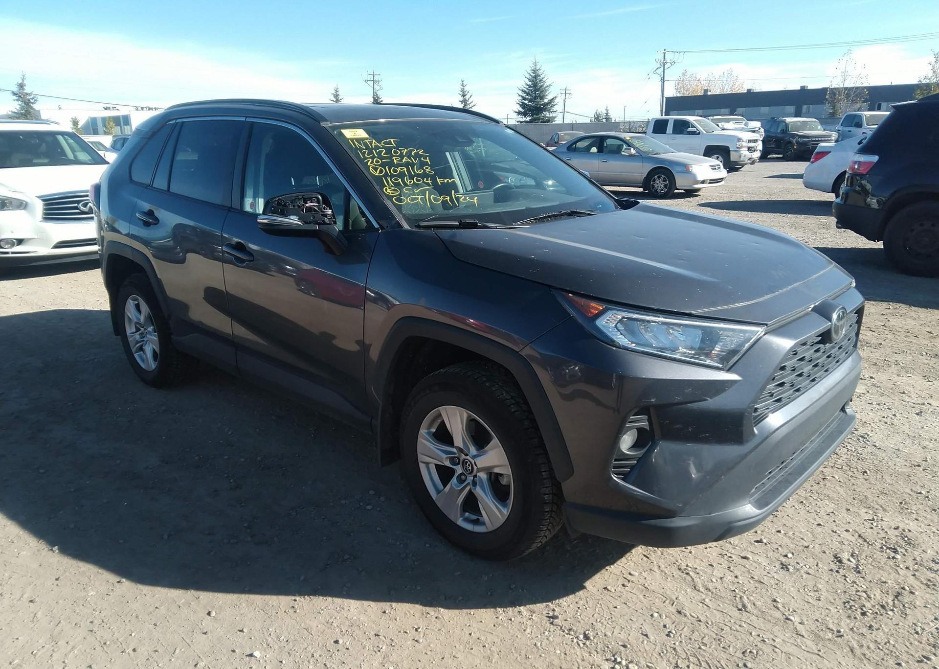 2020 TOYOTA RAV4 XLE