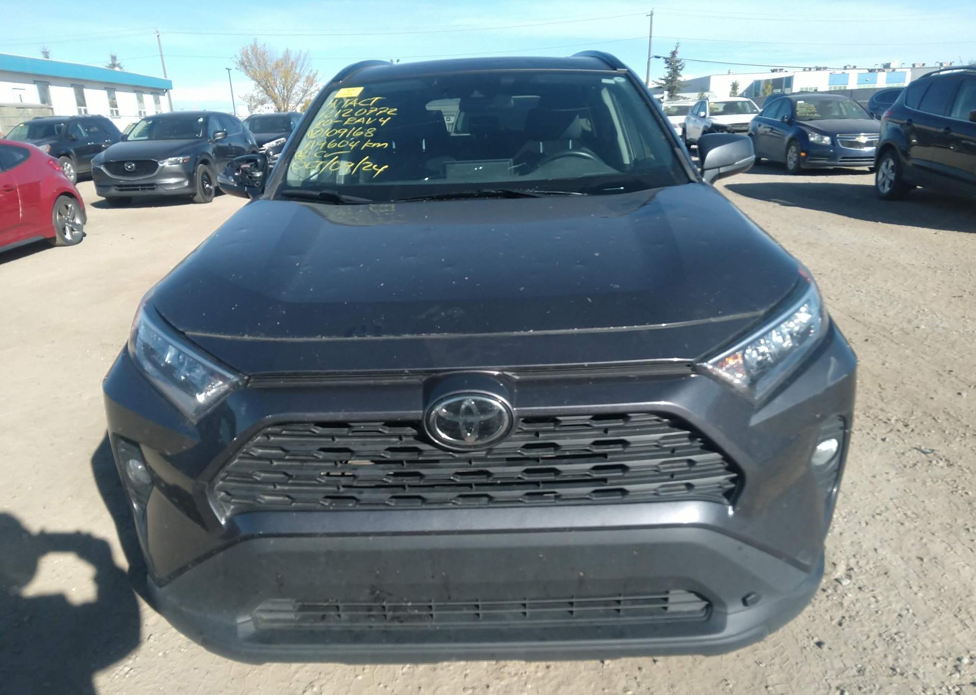 2020 TOYOTA RAV4 XLE