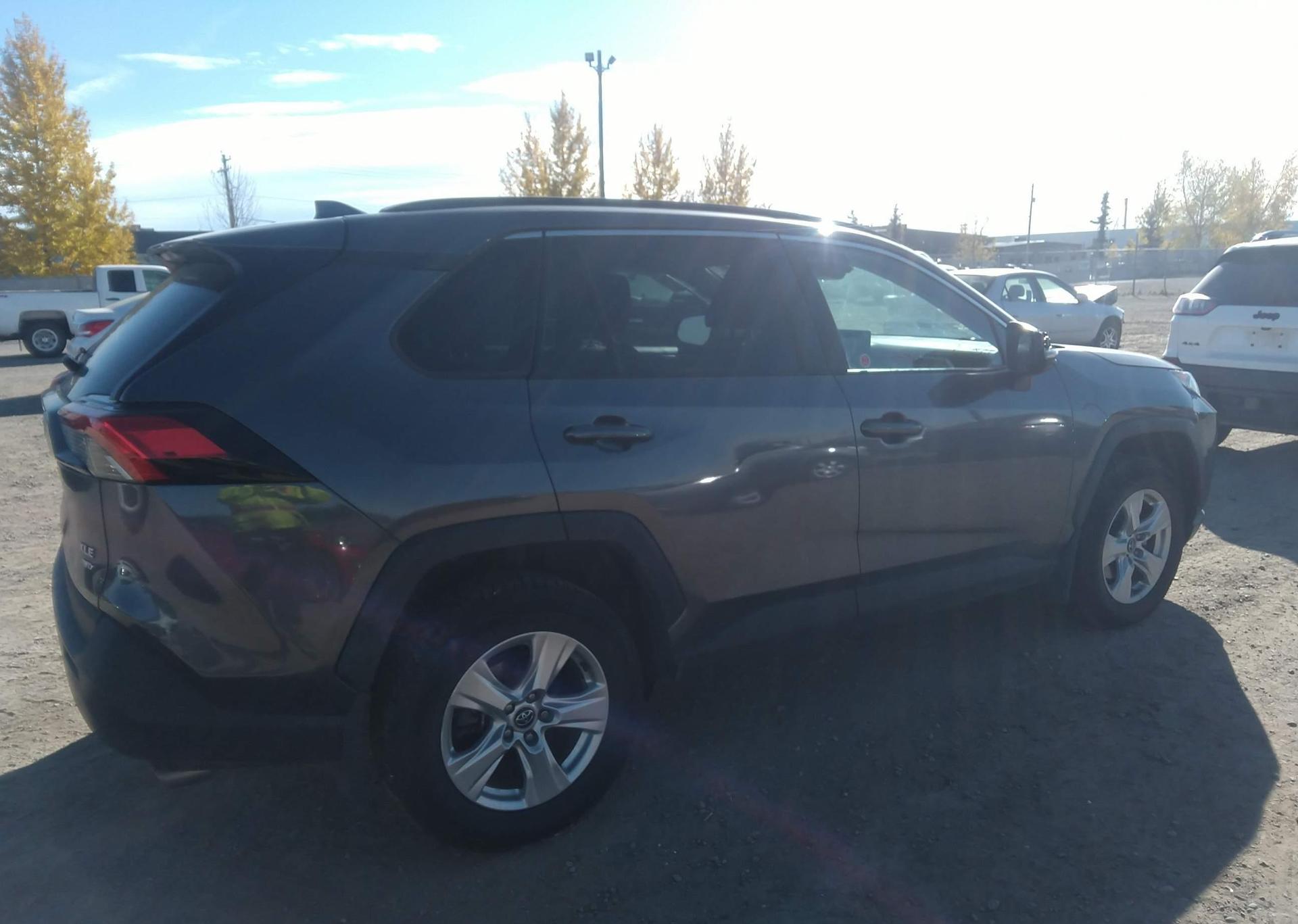 2020 TOYOTA RAV4 XLE