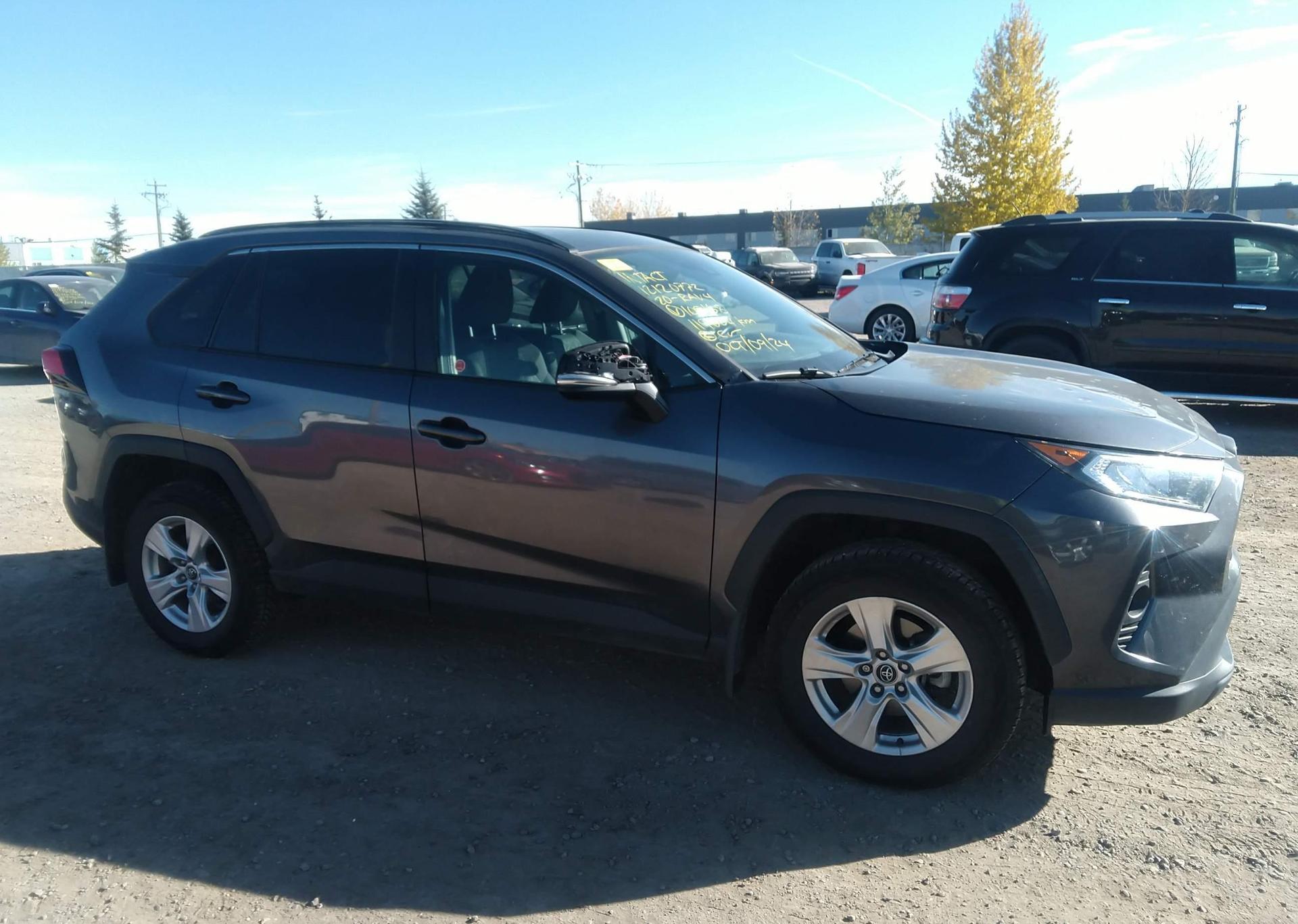 2020 TOYOTA RAV4 XLE