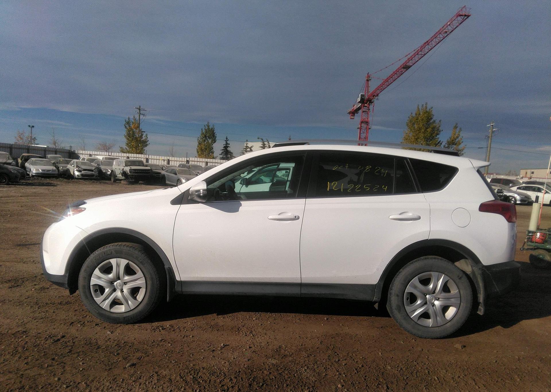 2015 TOYOTA RAV4 LE