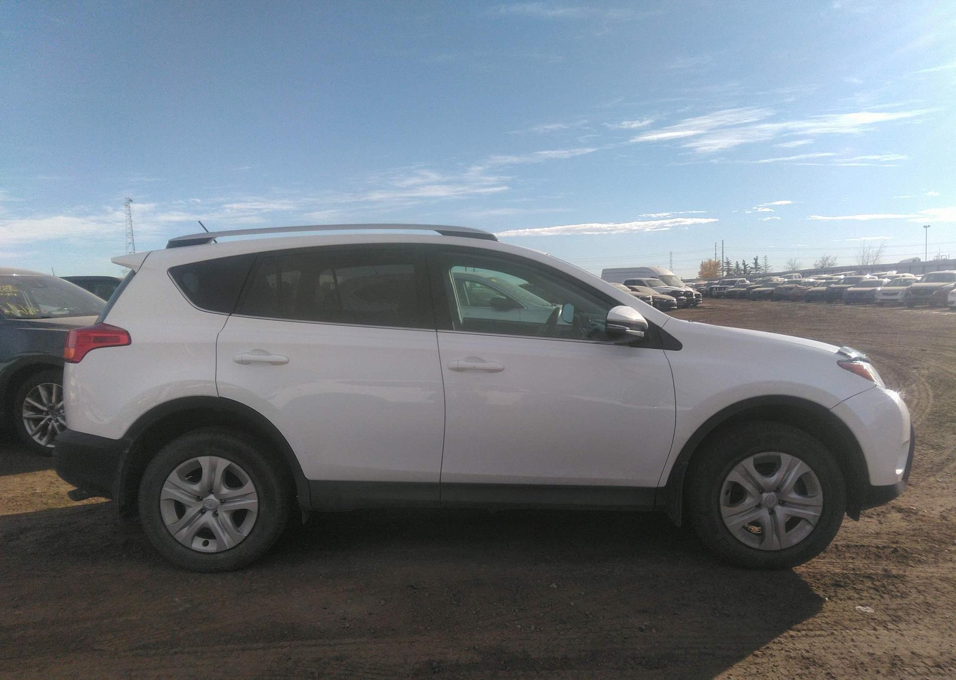 2015 TOYOTA RAV4 LE
