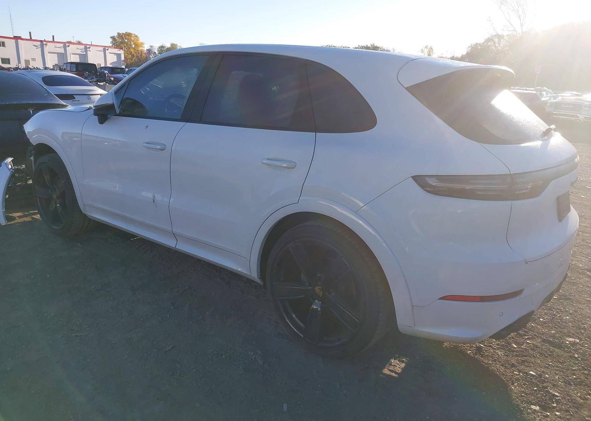 2019 PORSCHE CAYENNE S