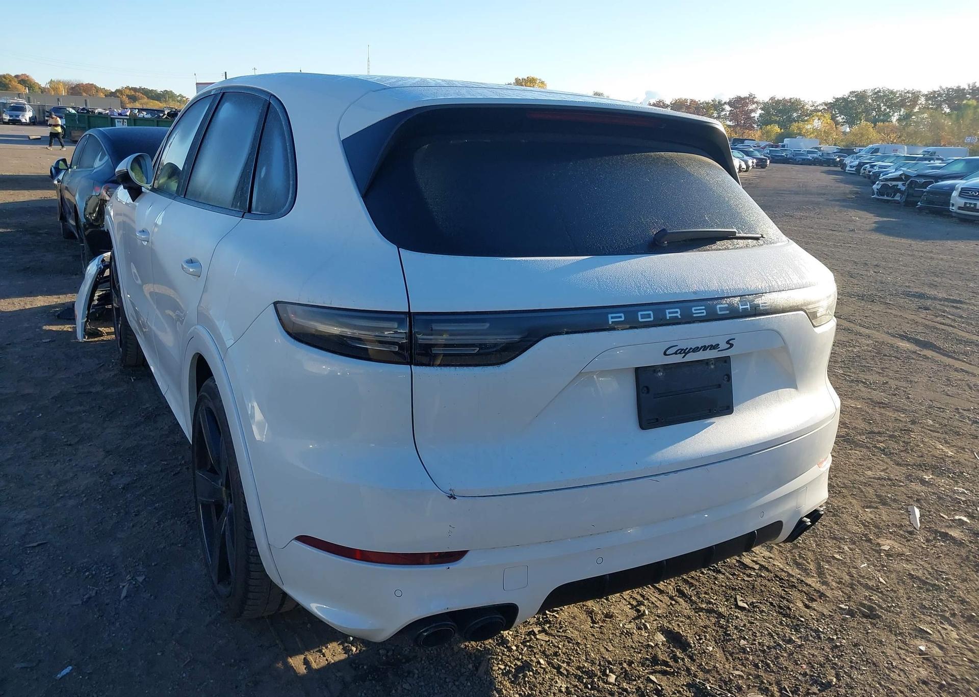 2019 PORSCHE CAYENNE S