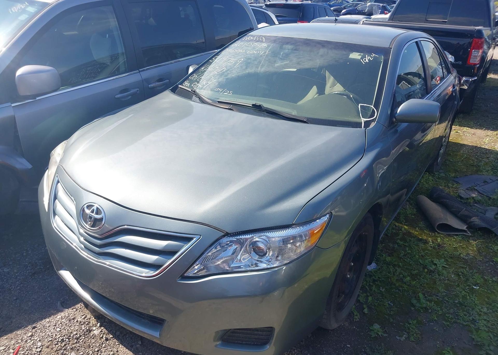 2010 TOYOTA CAMRY LE