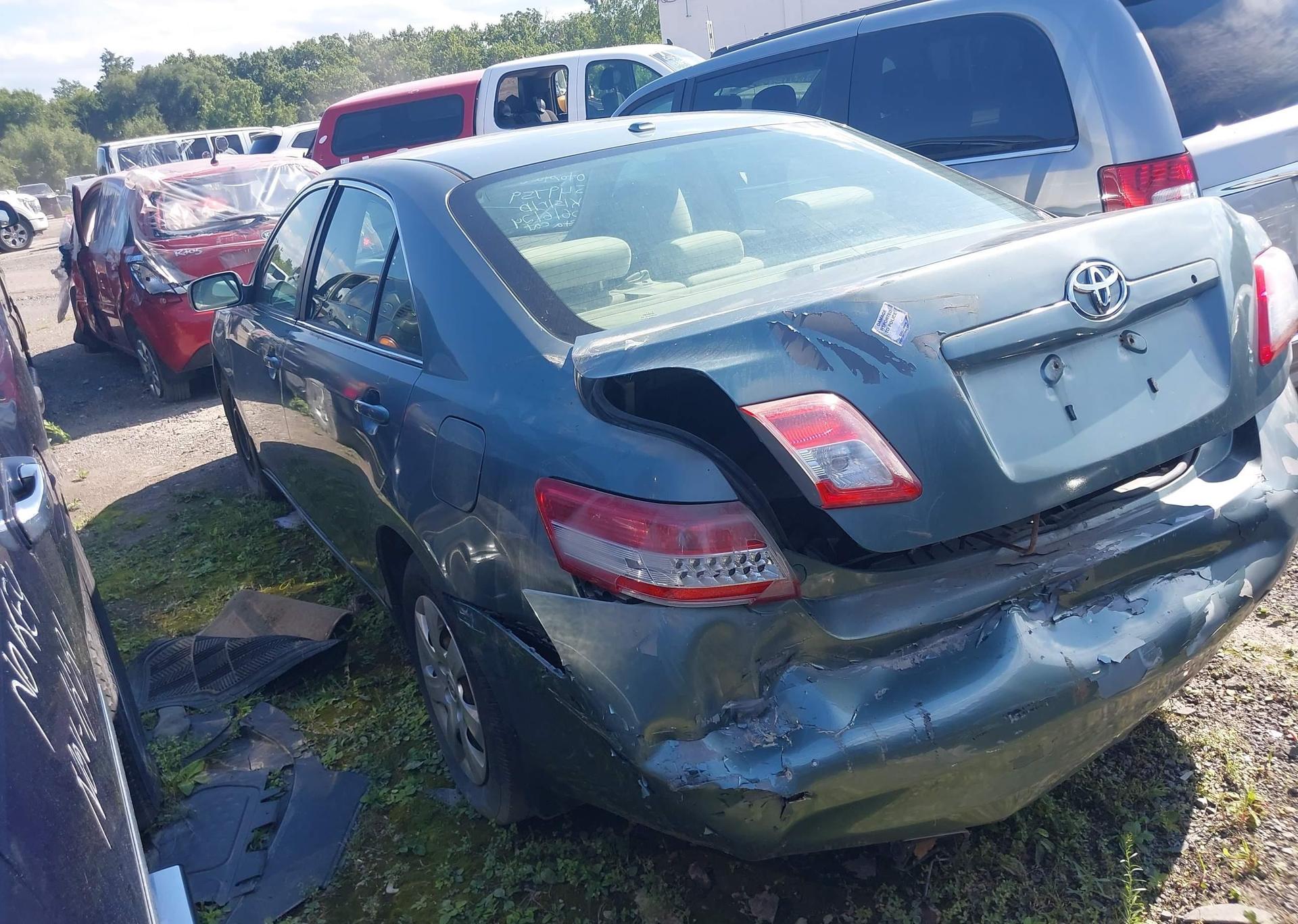 2010 TOYOTA CAMRY LE