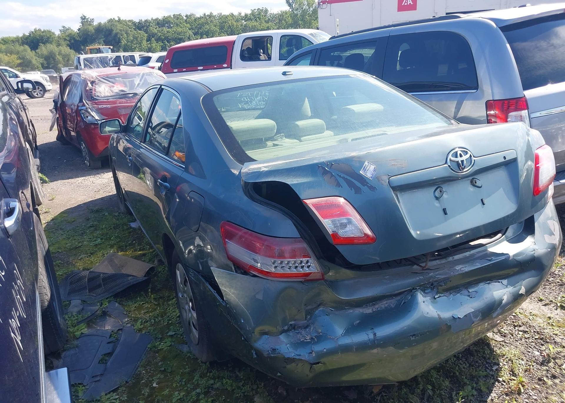 2010 TOYOTA CAMRY LE