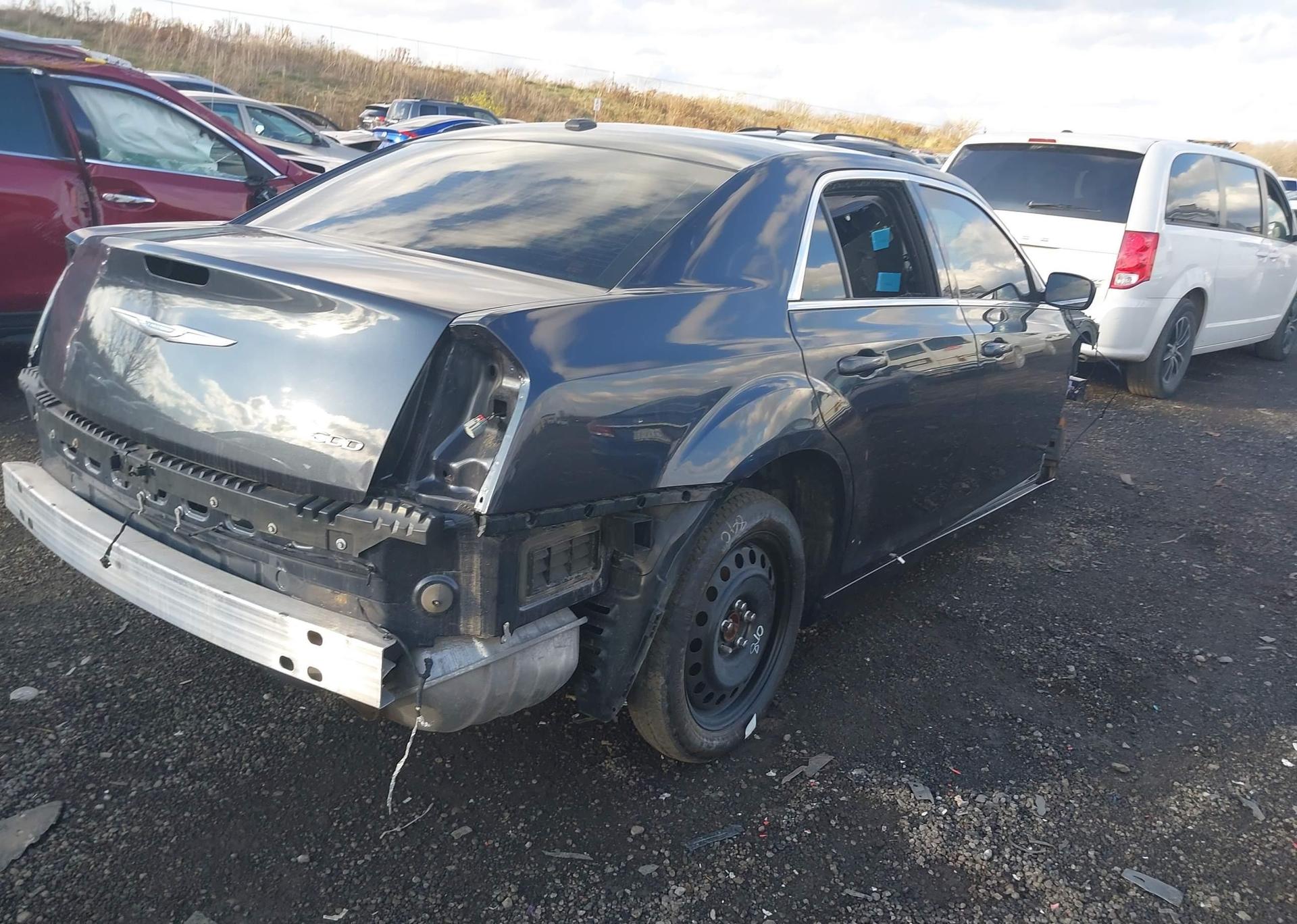 2017 CHRYSLER 300 LIMITED