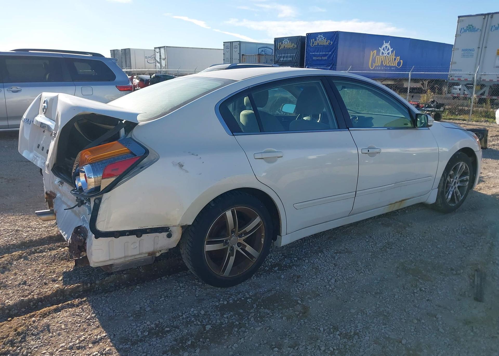 2010 NISSAN ALTIMA SR