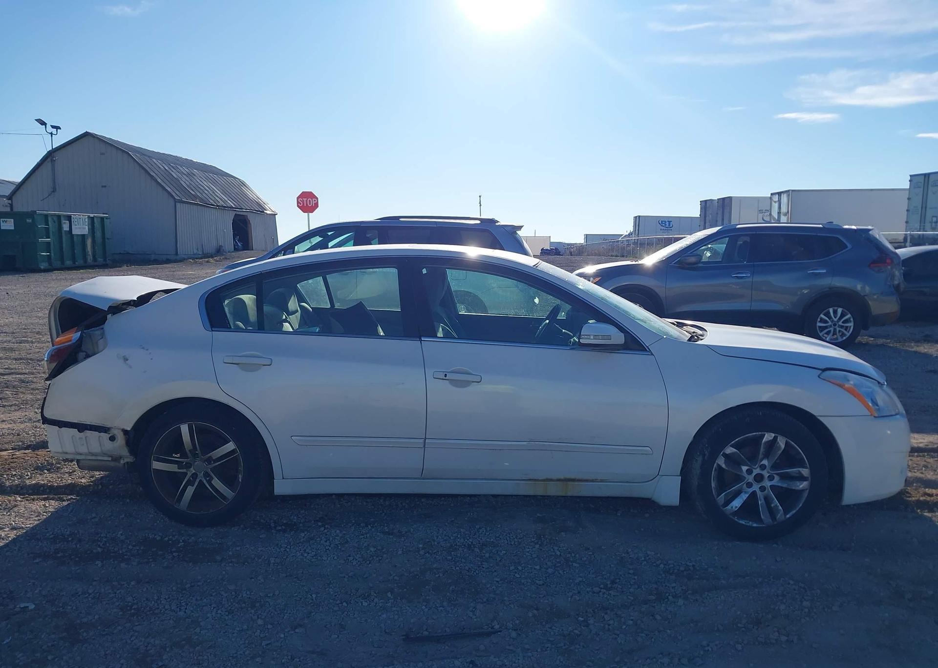 2010 NISSAN ALTIMA SR